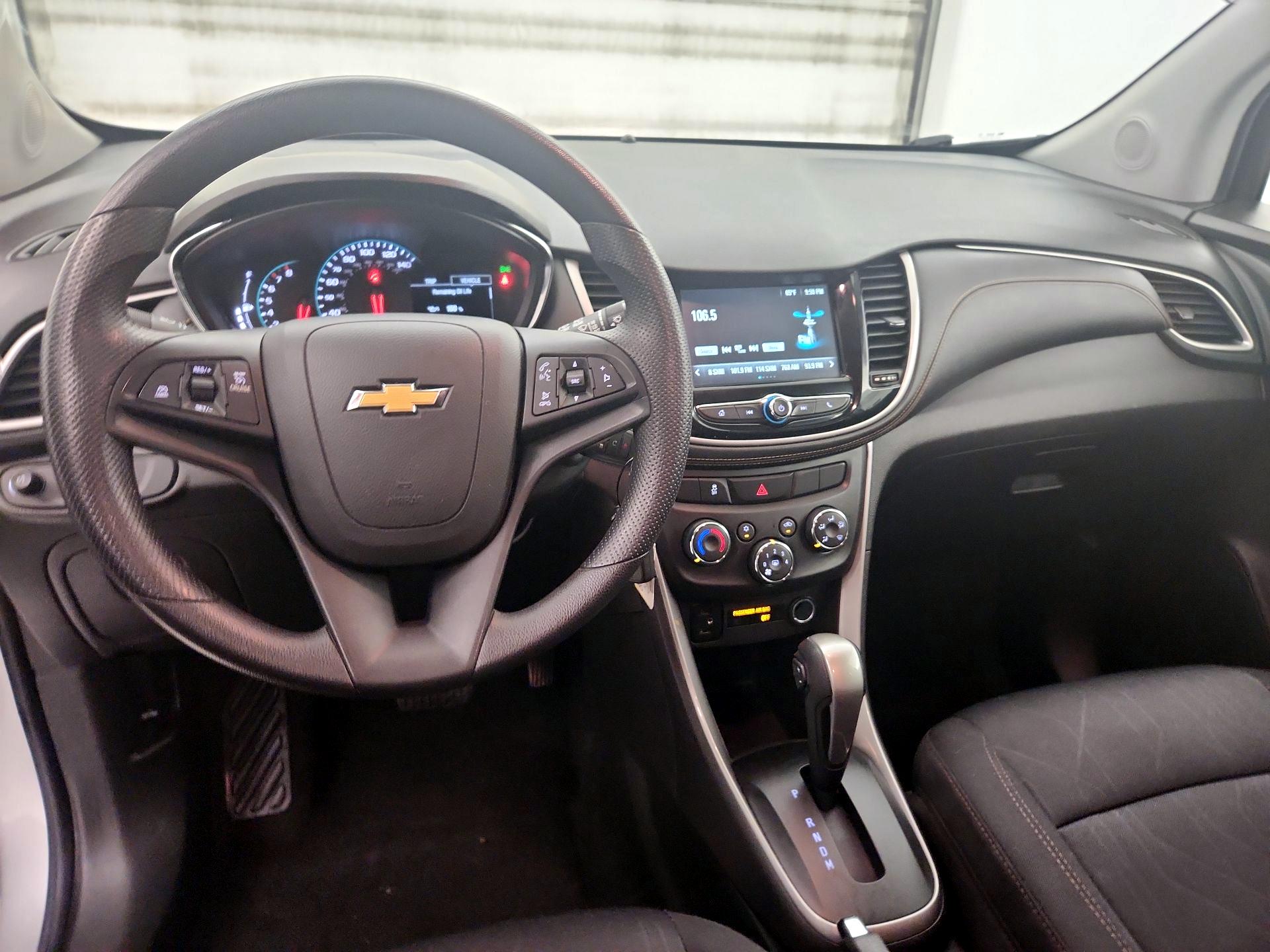Thumbnail: 2017 Chevrolet Trax - 9