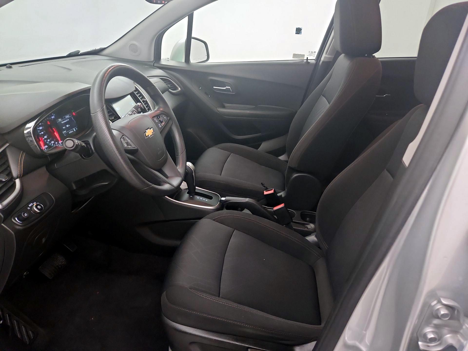 Thumbnail: 2017 Chevrolet Trax - 11