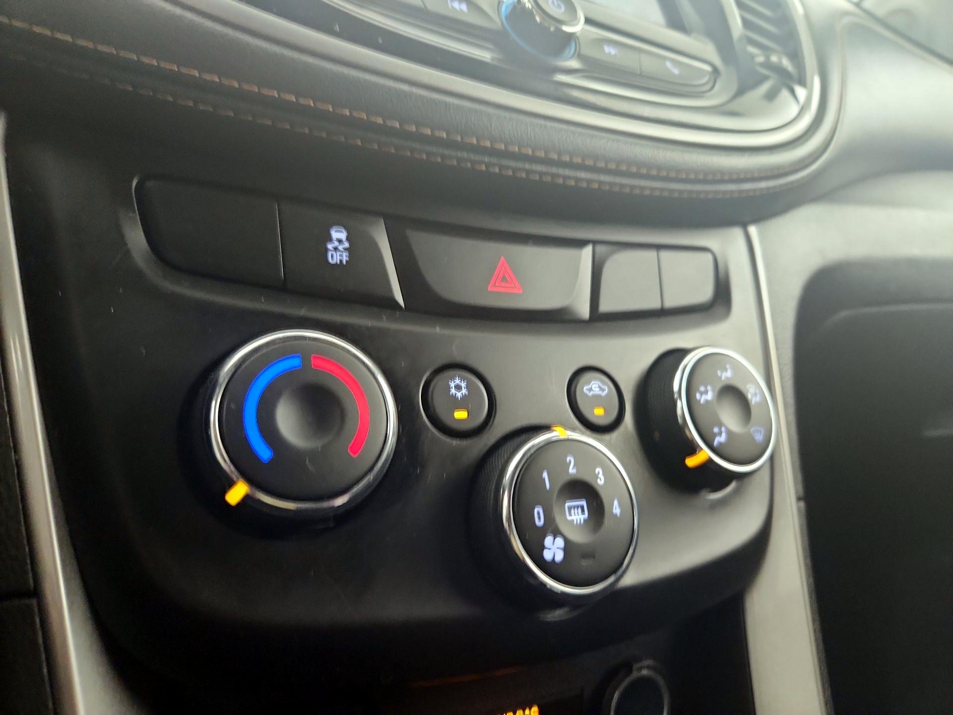 Thumbnail: 2017 Chevrolet Trax - 16