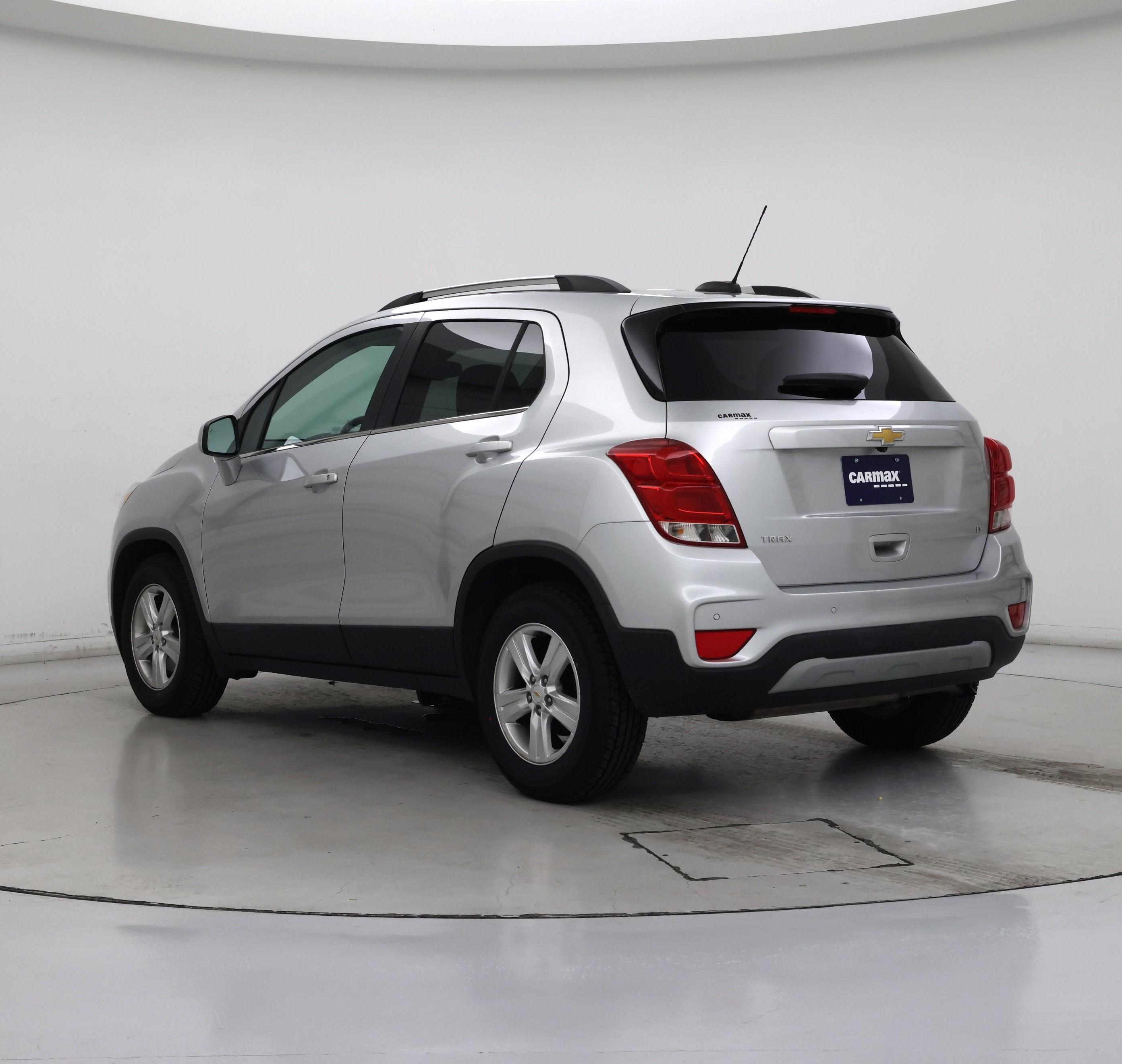 Thumbnail: 2017 Chevrolet Trax - 2