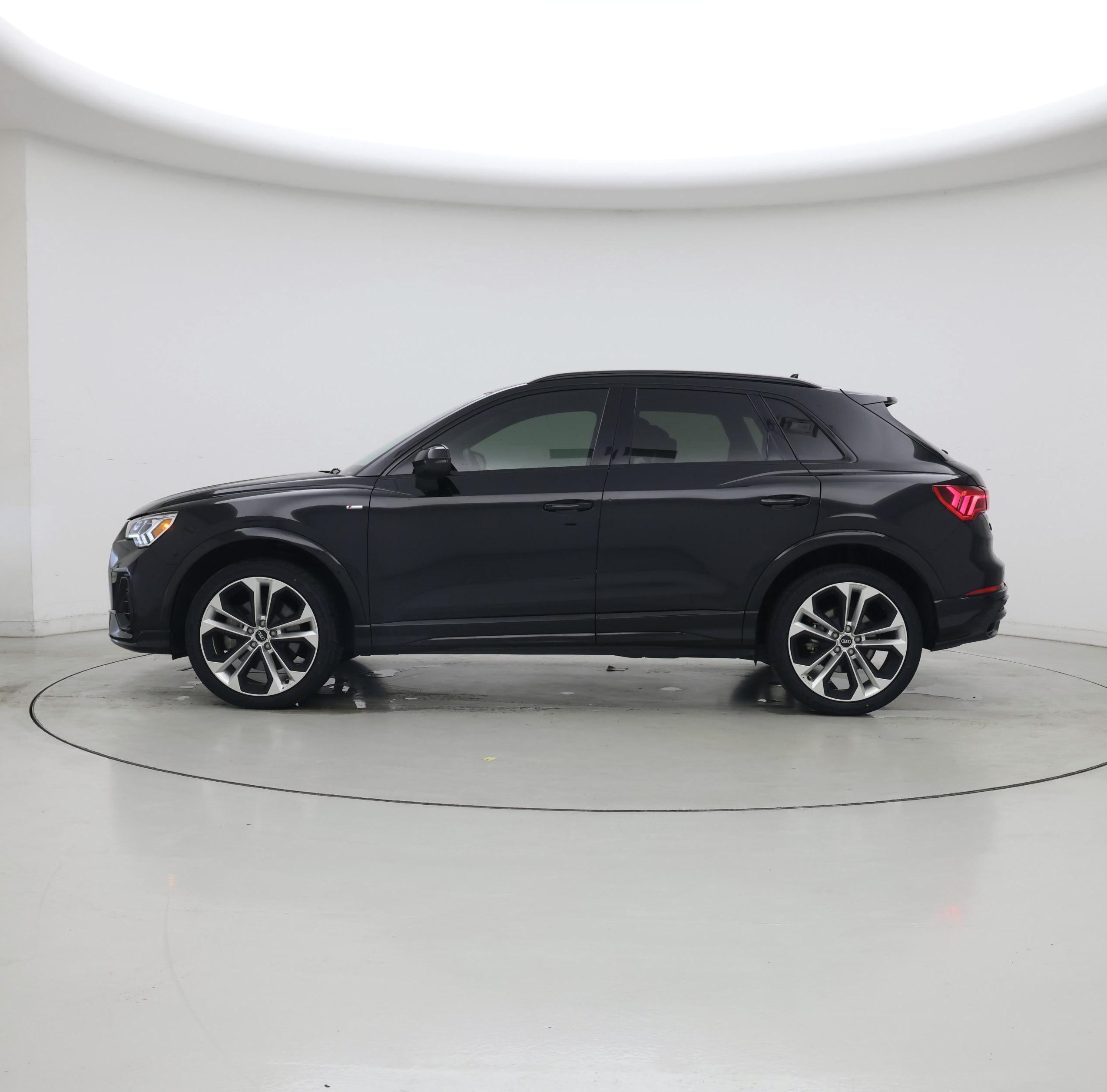 Thumbnail: 2022 Audi Q3 - 3