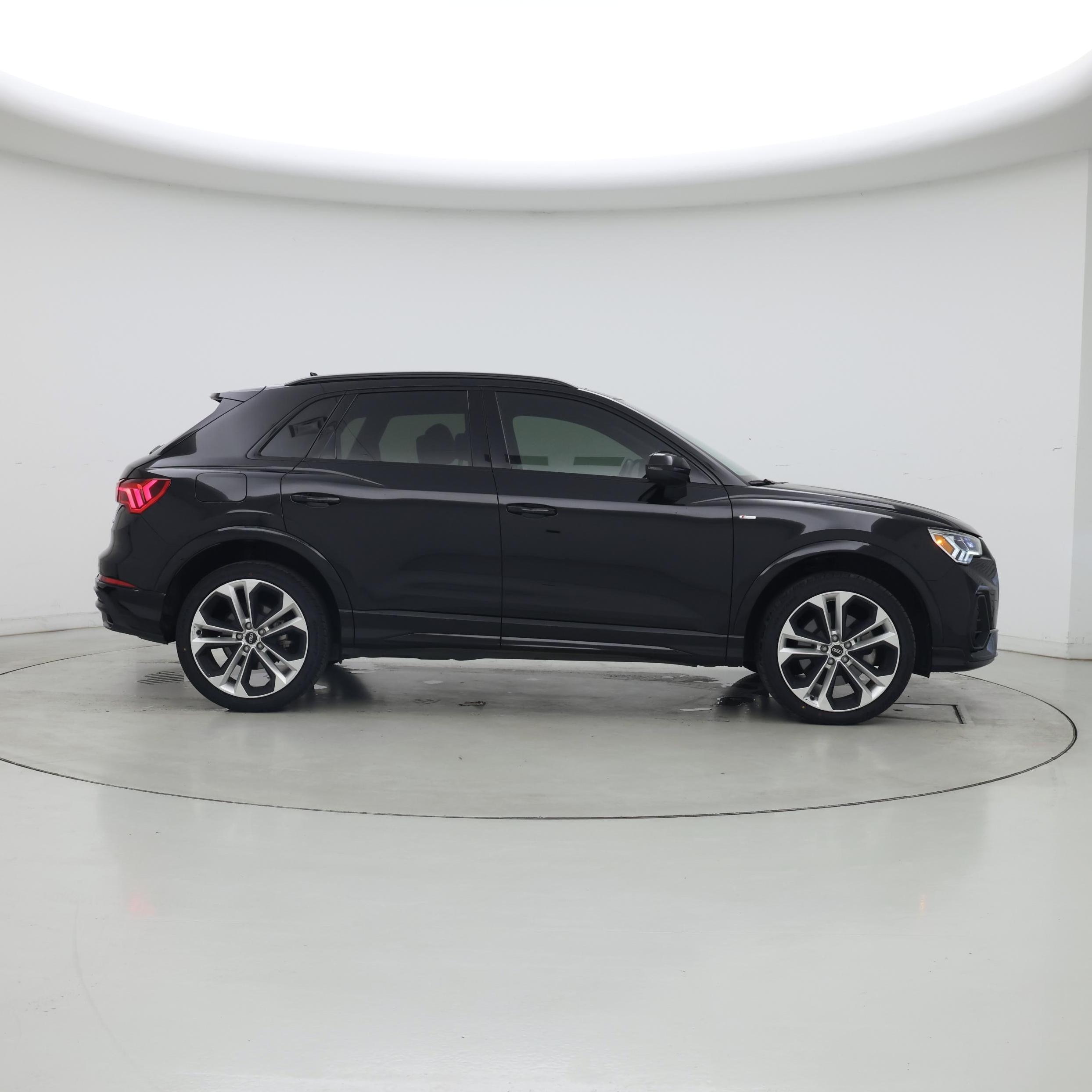 Thumbnail: 2022 Audi Q3 - 7