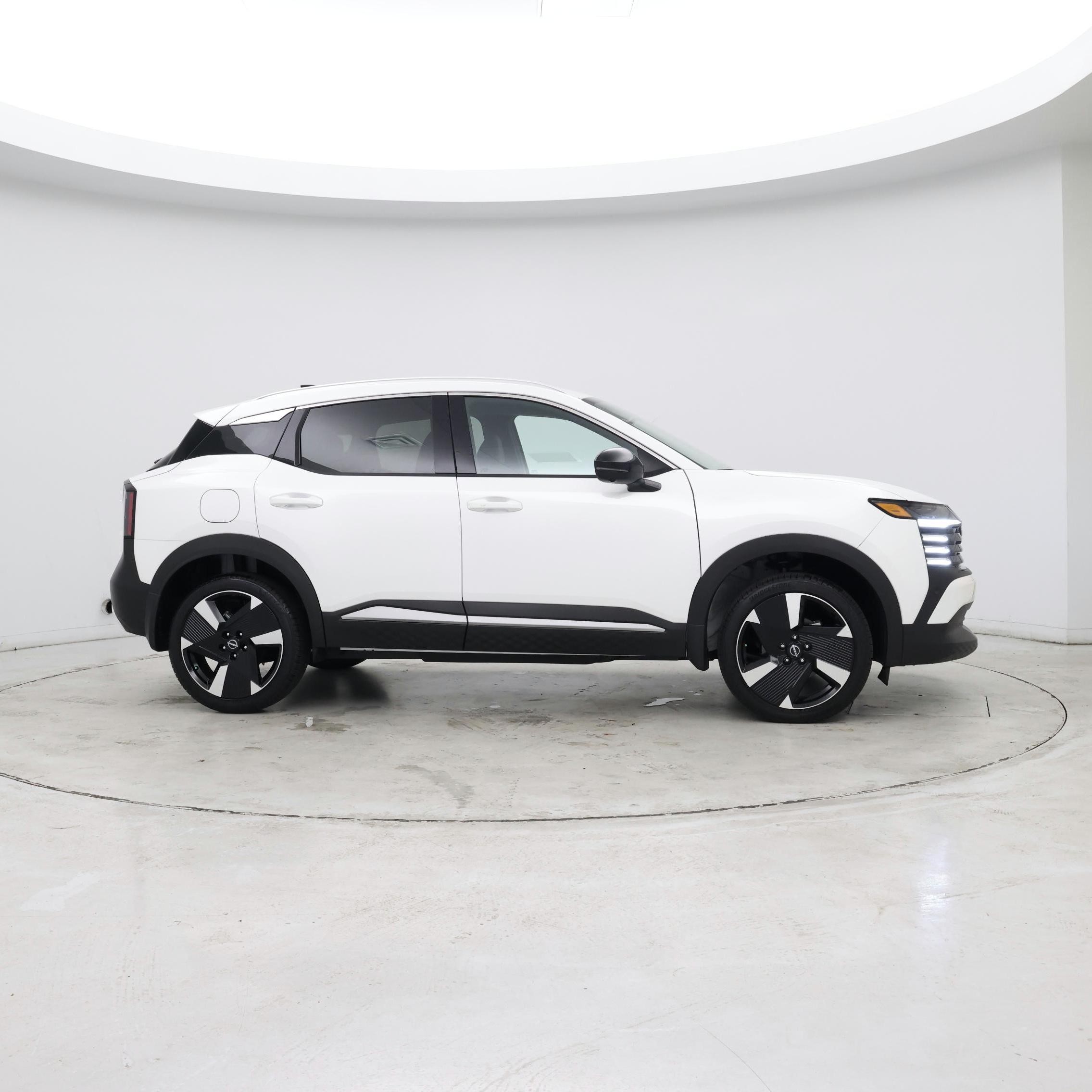 Thumbnail: 2026 Nissan Kicks - 7