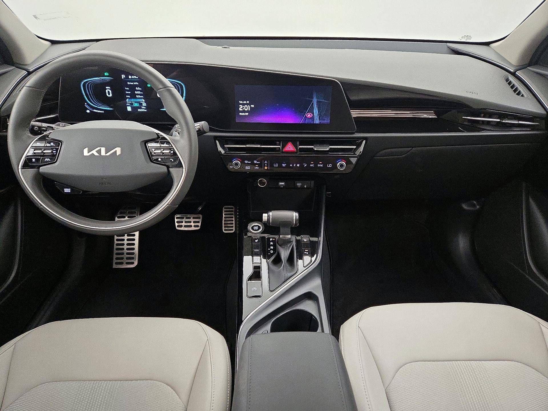 Thumbnail: 2024 Kia Niro - 9
