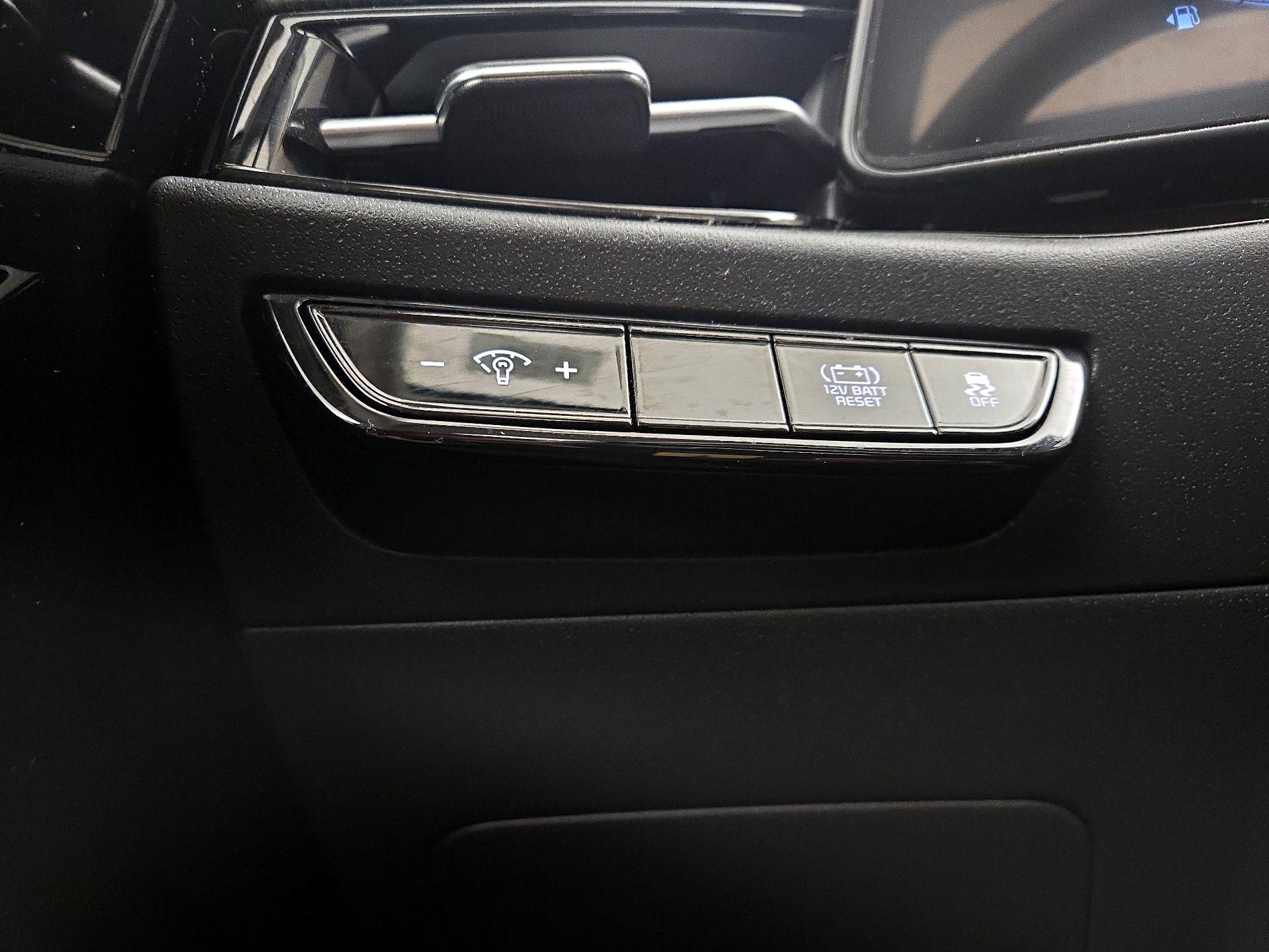Thumbnail: 2024 Kia Niro - 13