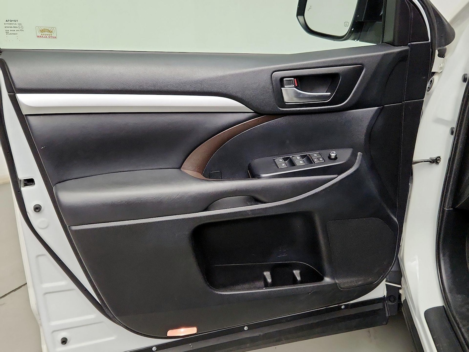 2019 Toyota Highlander XLE - Photo 13