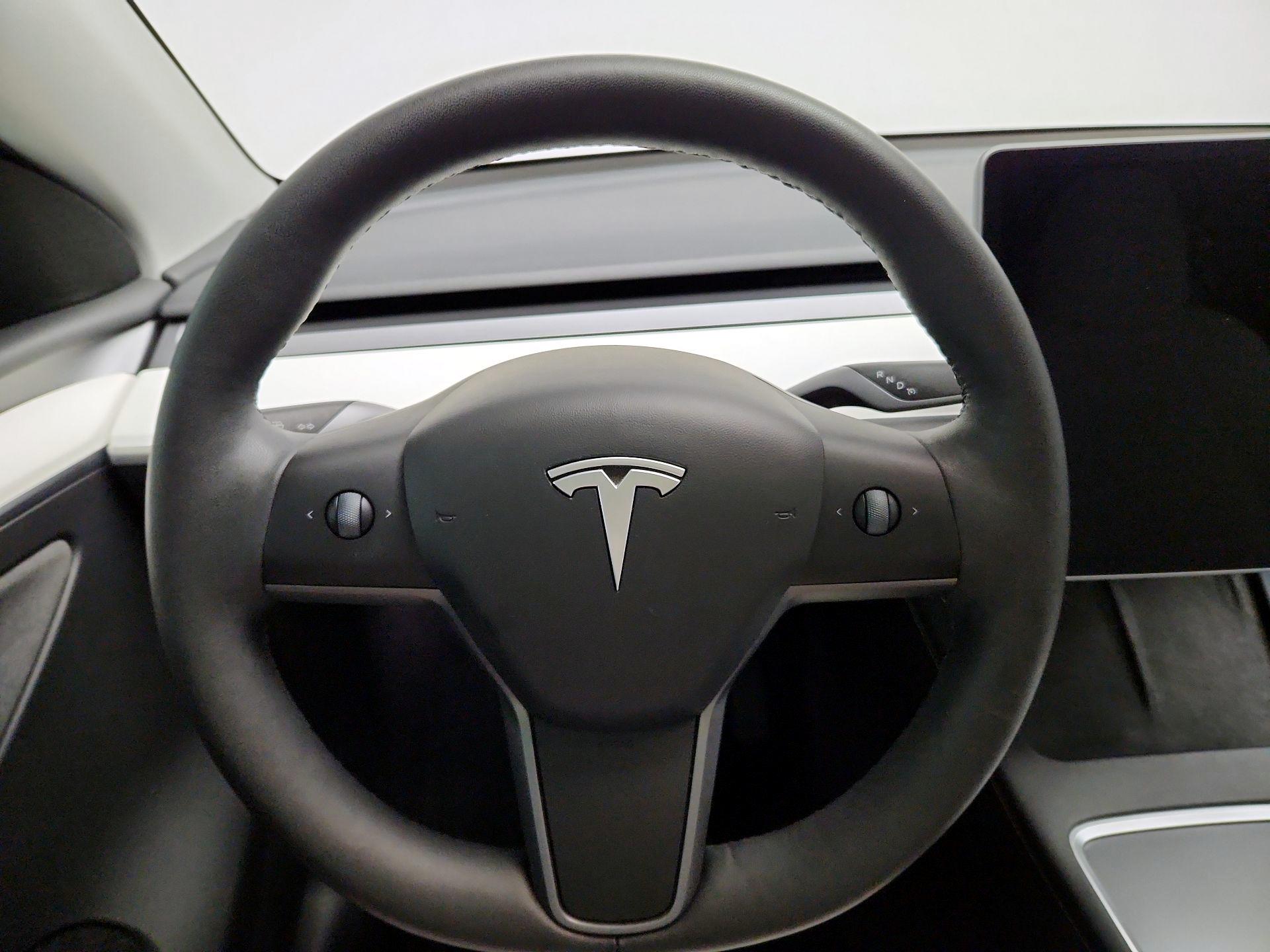 Thumbnail: 2025 Tesla Model Y - 10