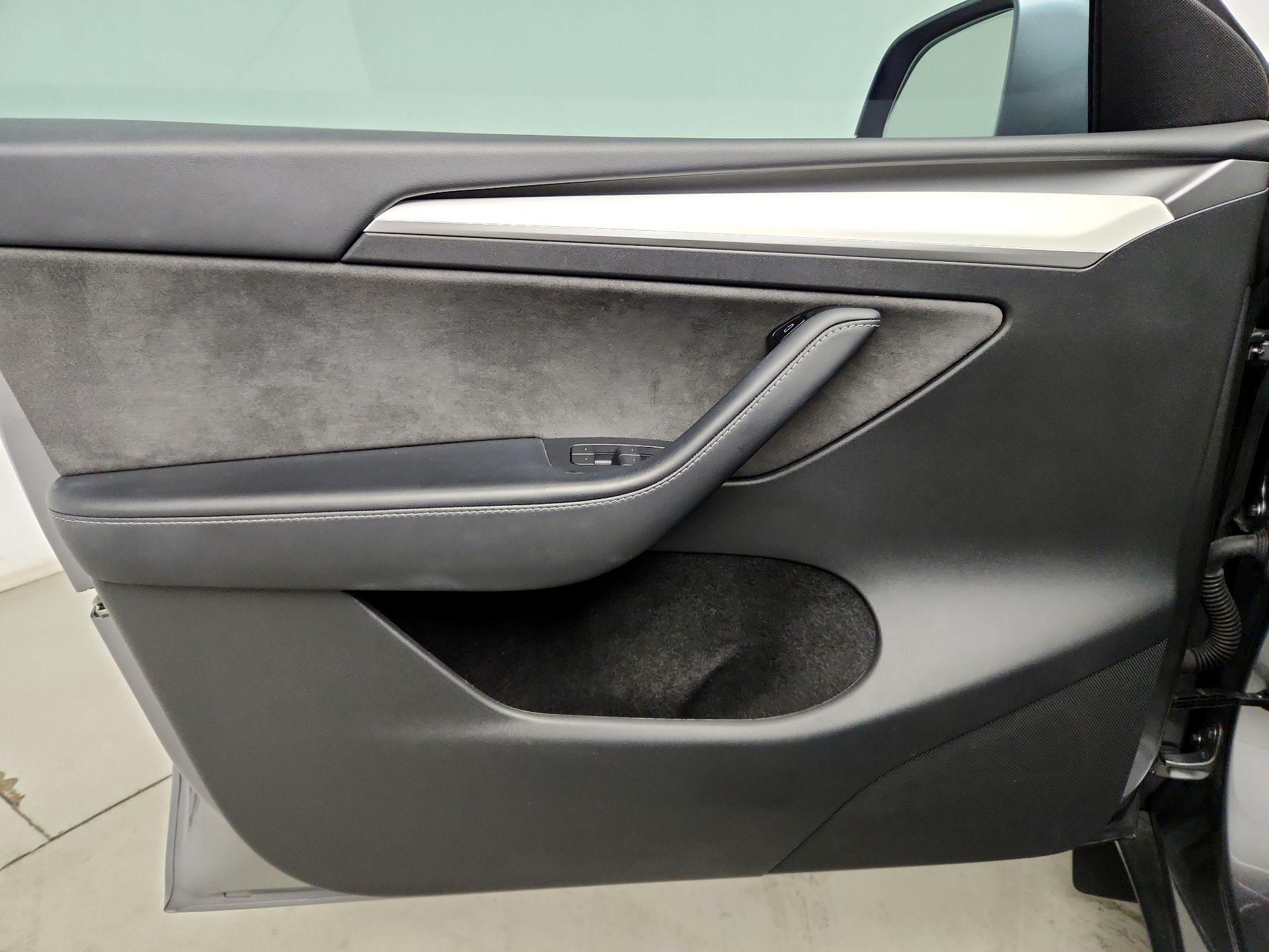 Thumbnail: 2025 Tesla Model Y - 12