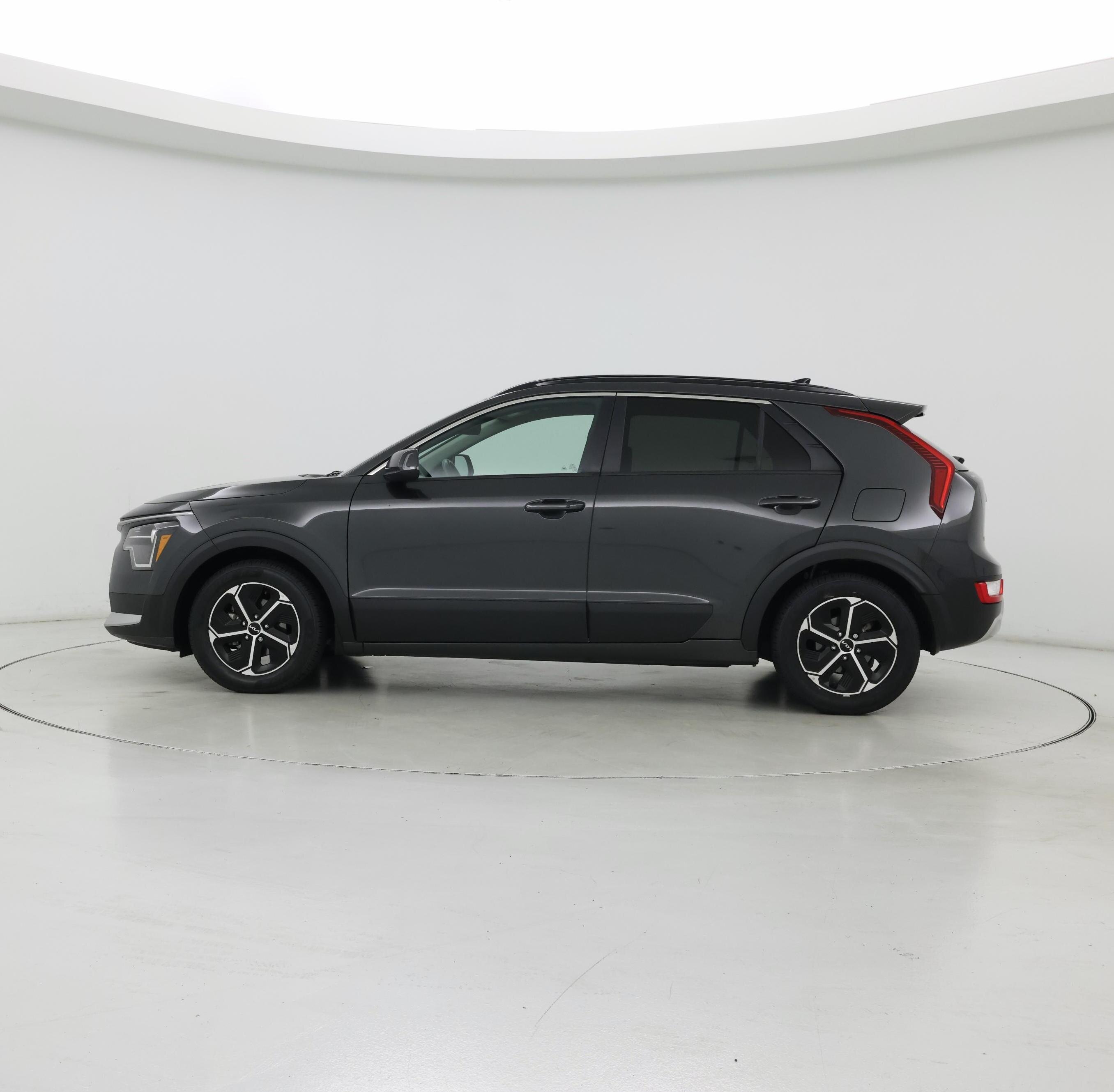 Thumbnail: 2023 Kia Niro - 3