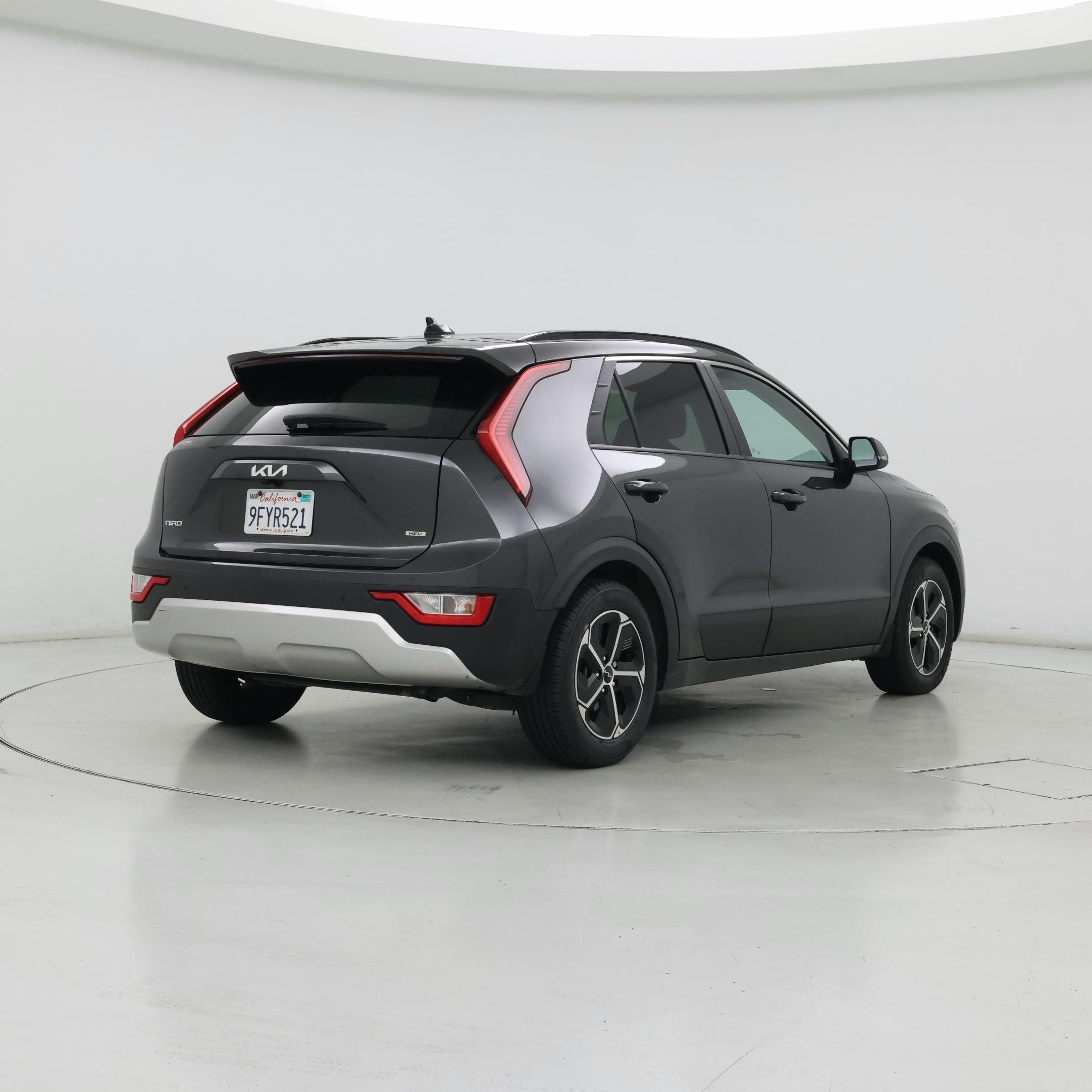 Thumbnail: 2023 Kia Niro - 8