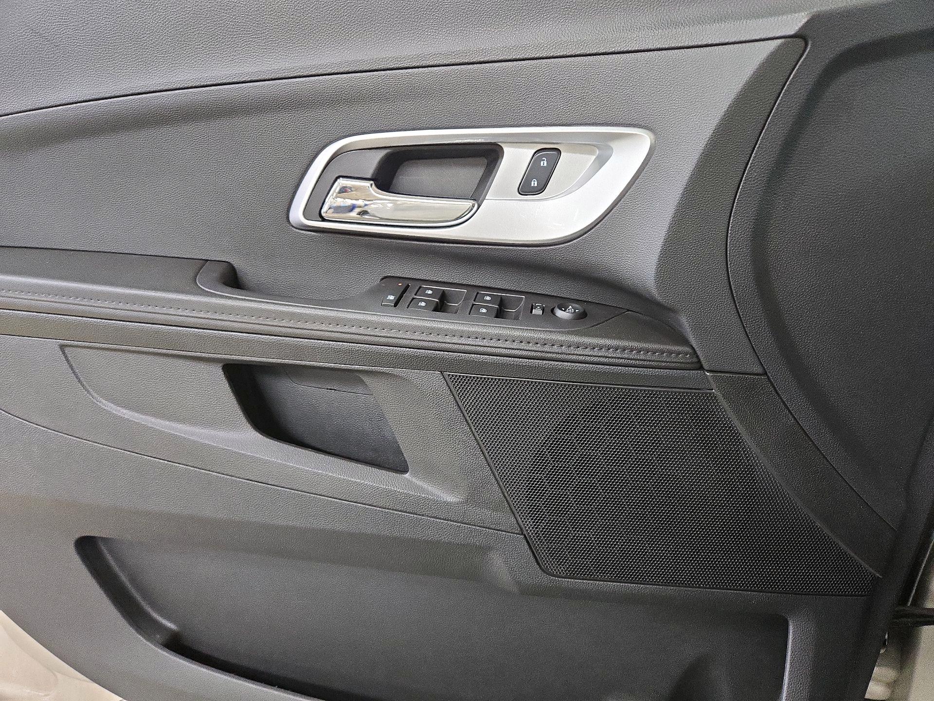 Thumbnail: 2016 Chevrolet Equinox - 12