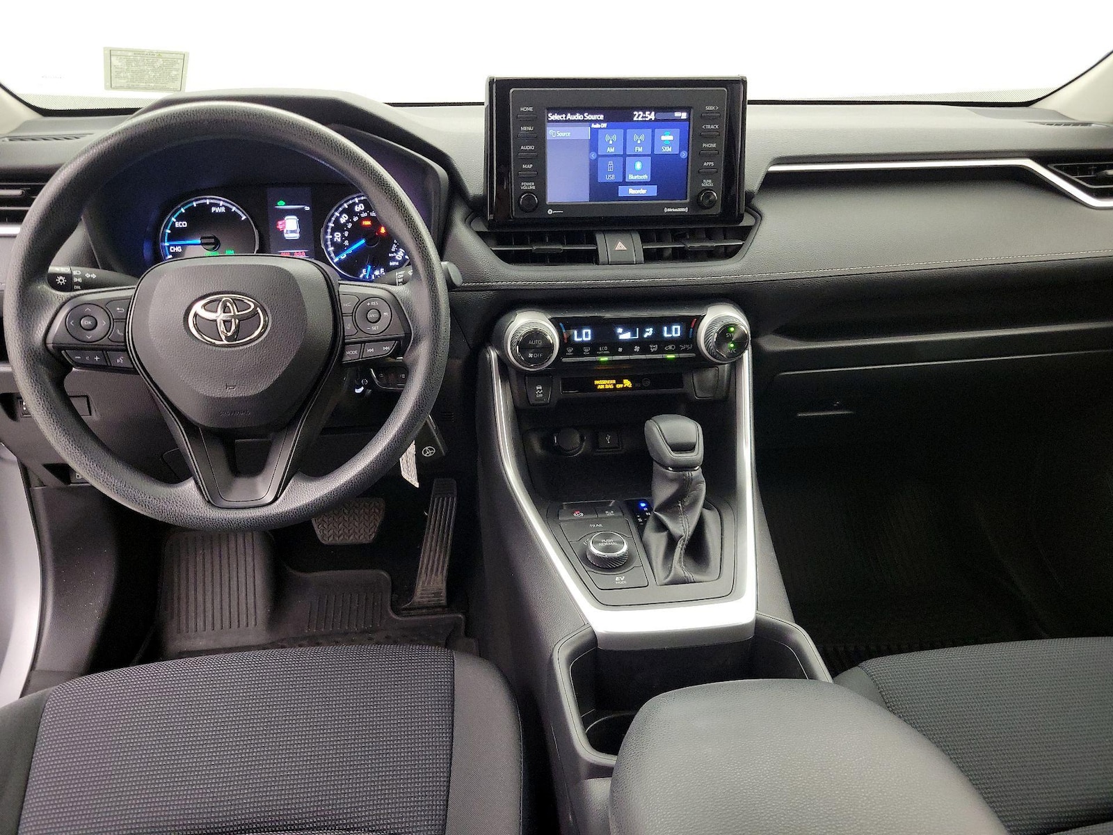 2022 Toyota RAV4 LE - Photo 10