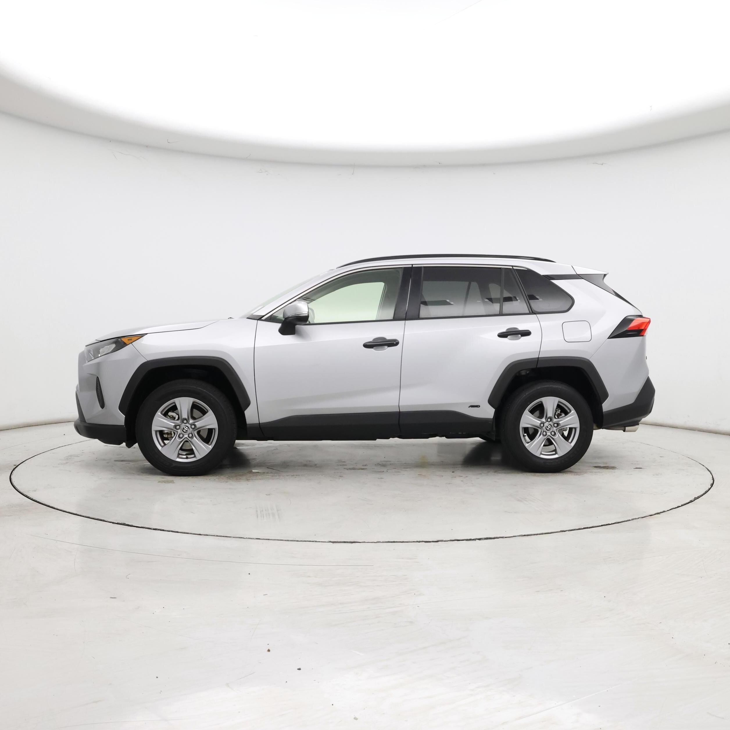 Thumbnail: 2022 Toyota RAV4 - 3