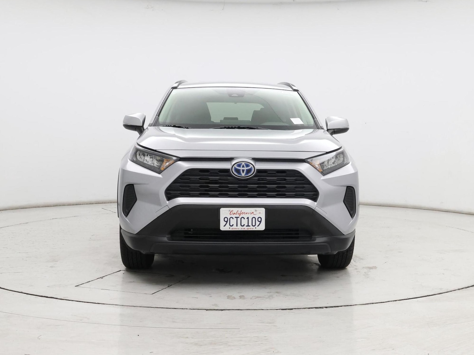 2022 Toyota RAV4 LE - Photo 6