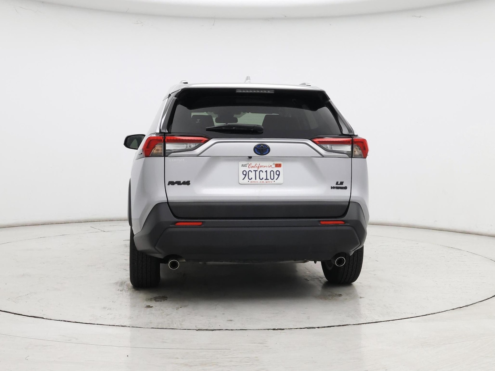 2022 Toyota RAV4 LE - Photo 7