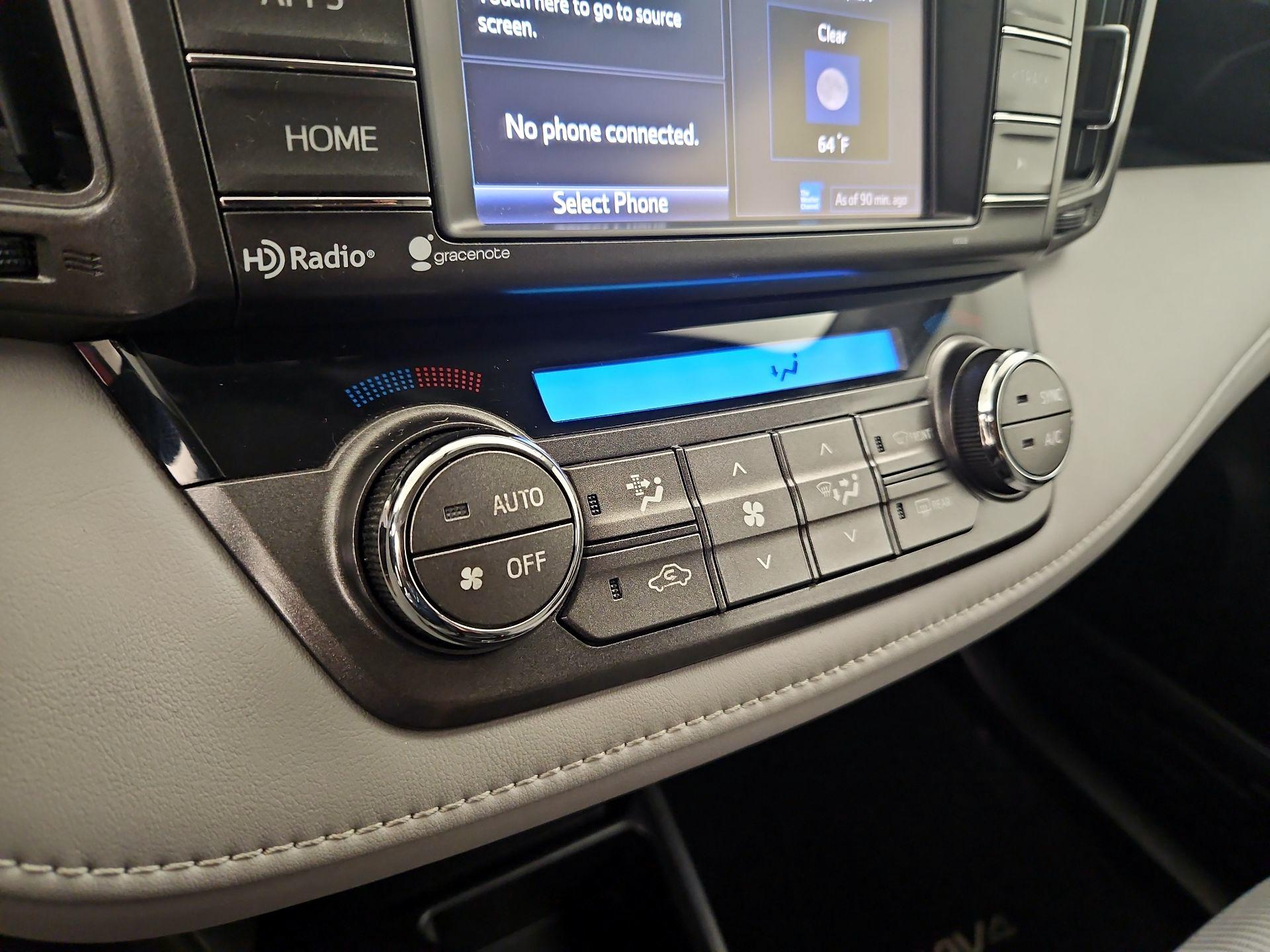Thumbnail: 2015 Toyota RAV4 - 16