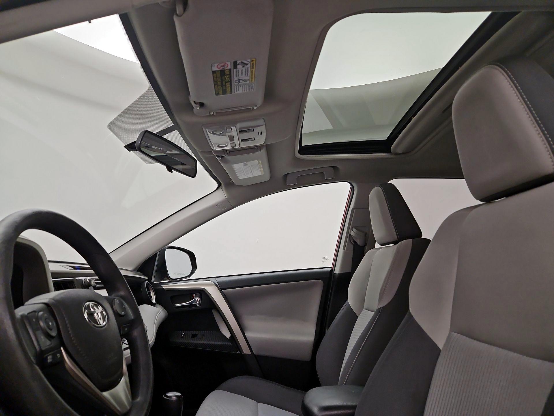 Thumbnail: 2015 Toyota RAV4 - 19