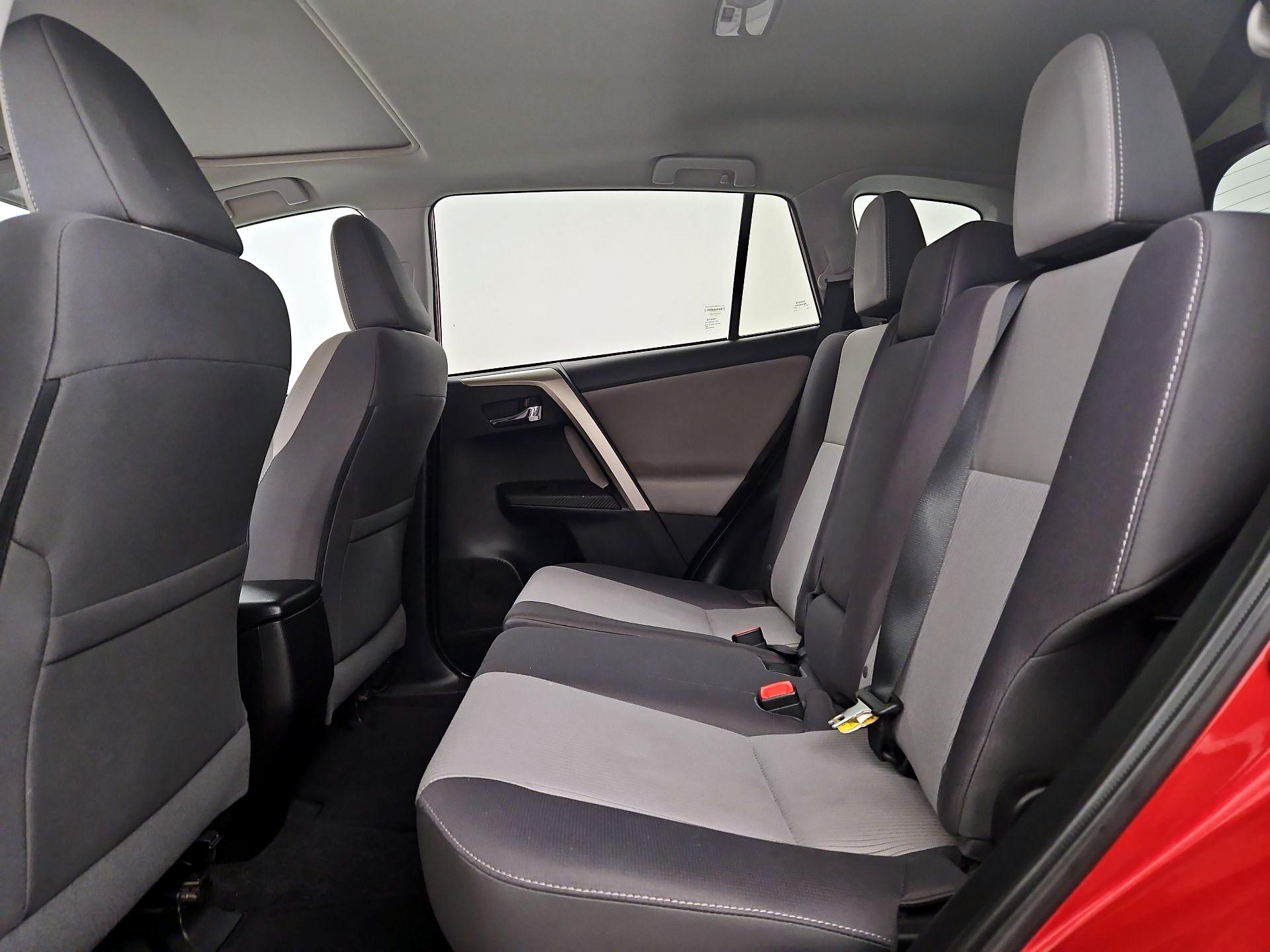 Thumbnail: 2015 Toyota RAV4 - 20