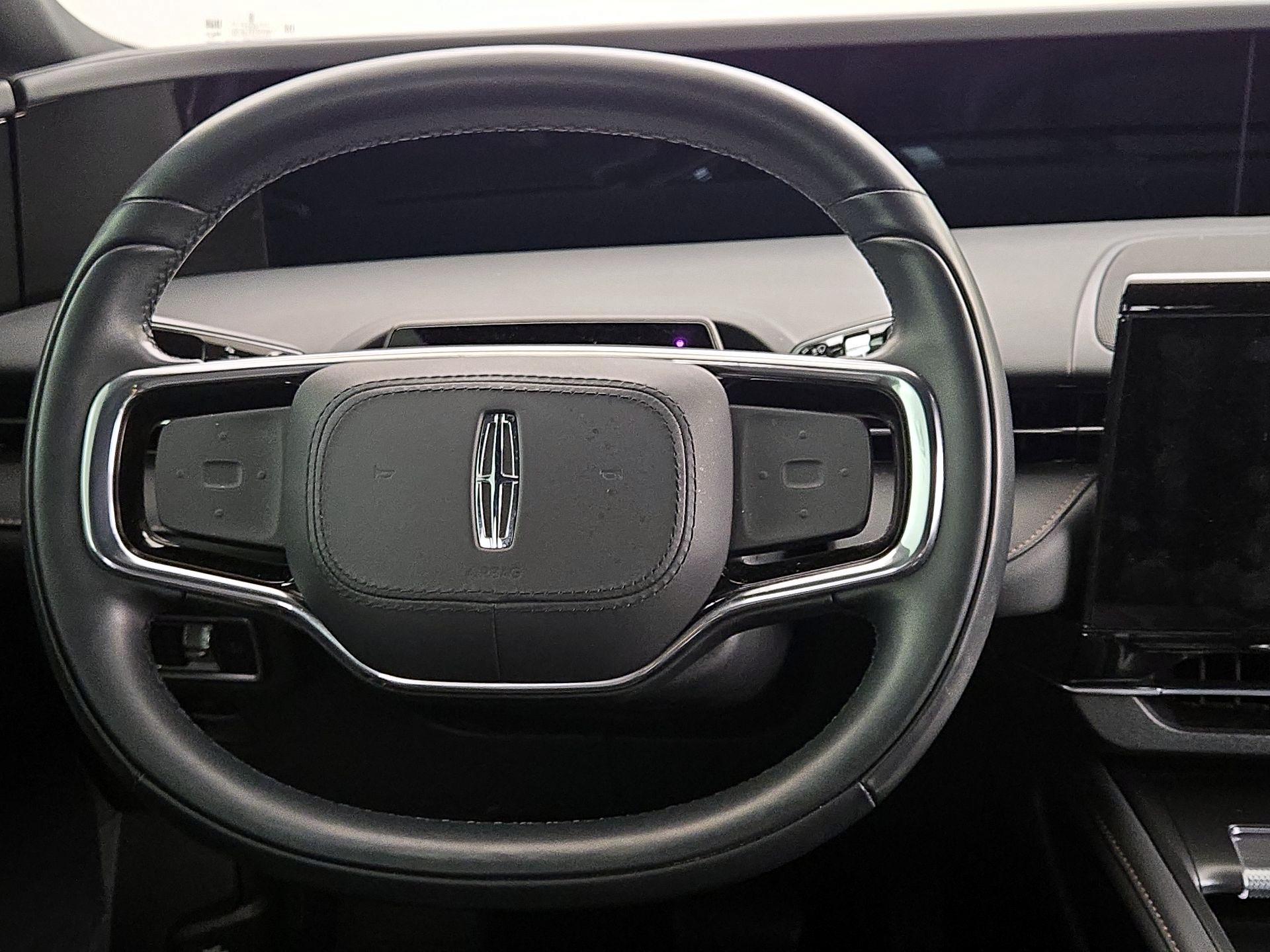 Thumbnail: 2025 Lincoln Nautilus - 10