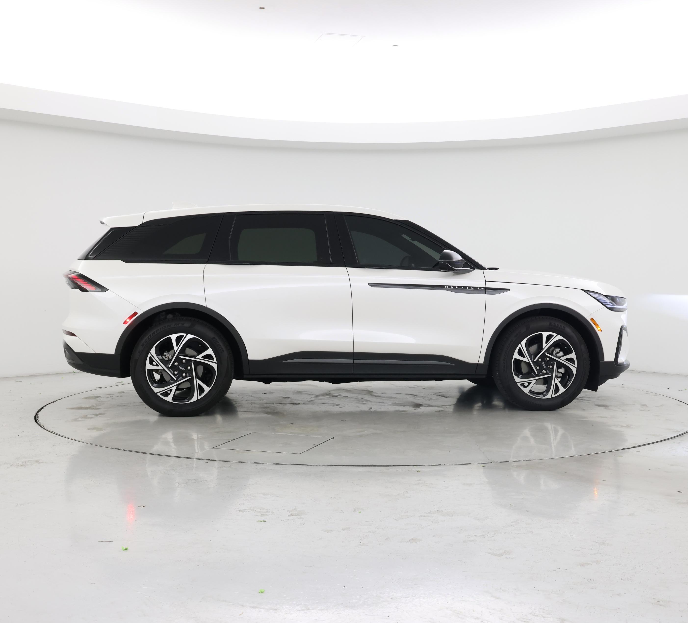 Thumbnail: 2025 Lincoln Nautilus - 7