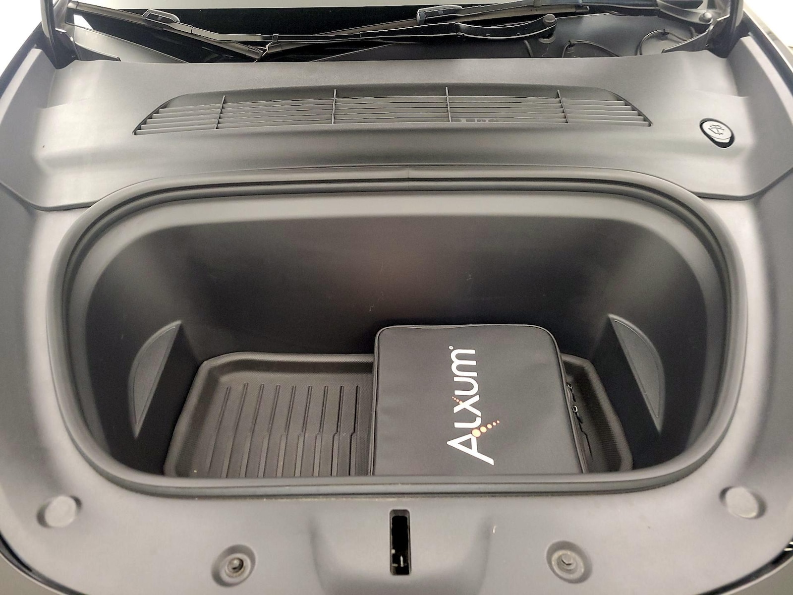 2024 Tesla Model Y Long Range - Photo 21
