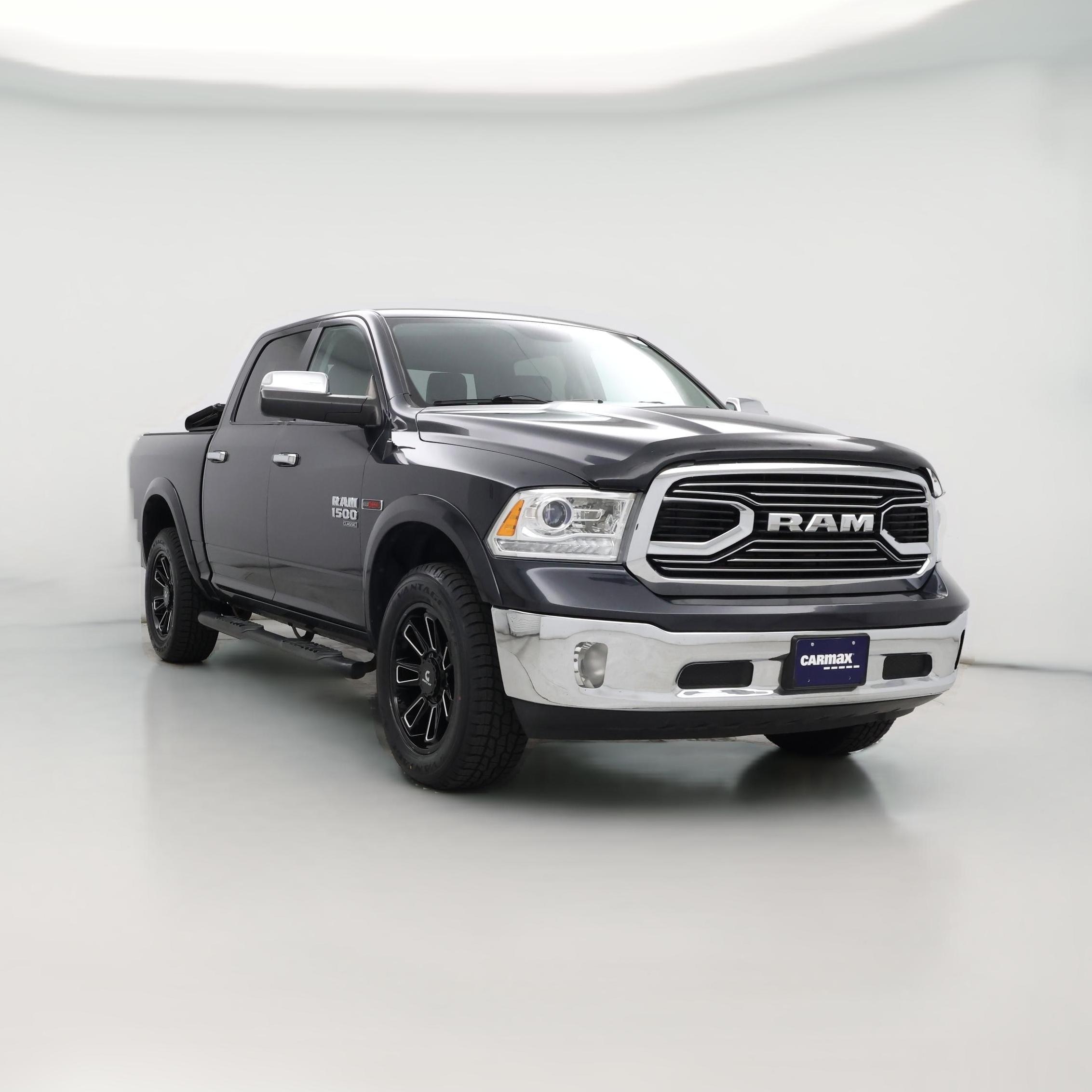 Thumbnail: 2019 RAM 1500 Classic - 1