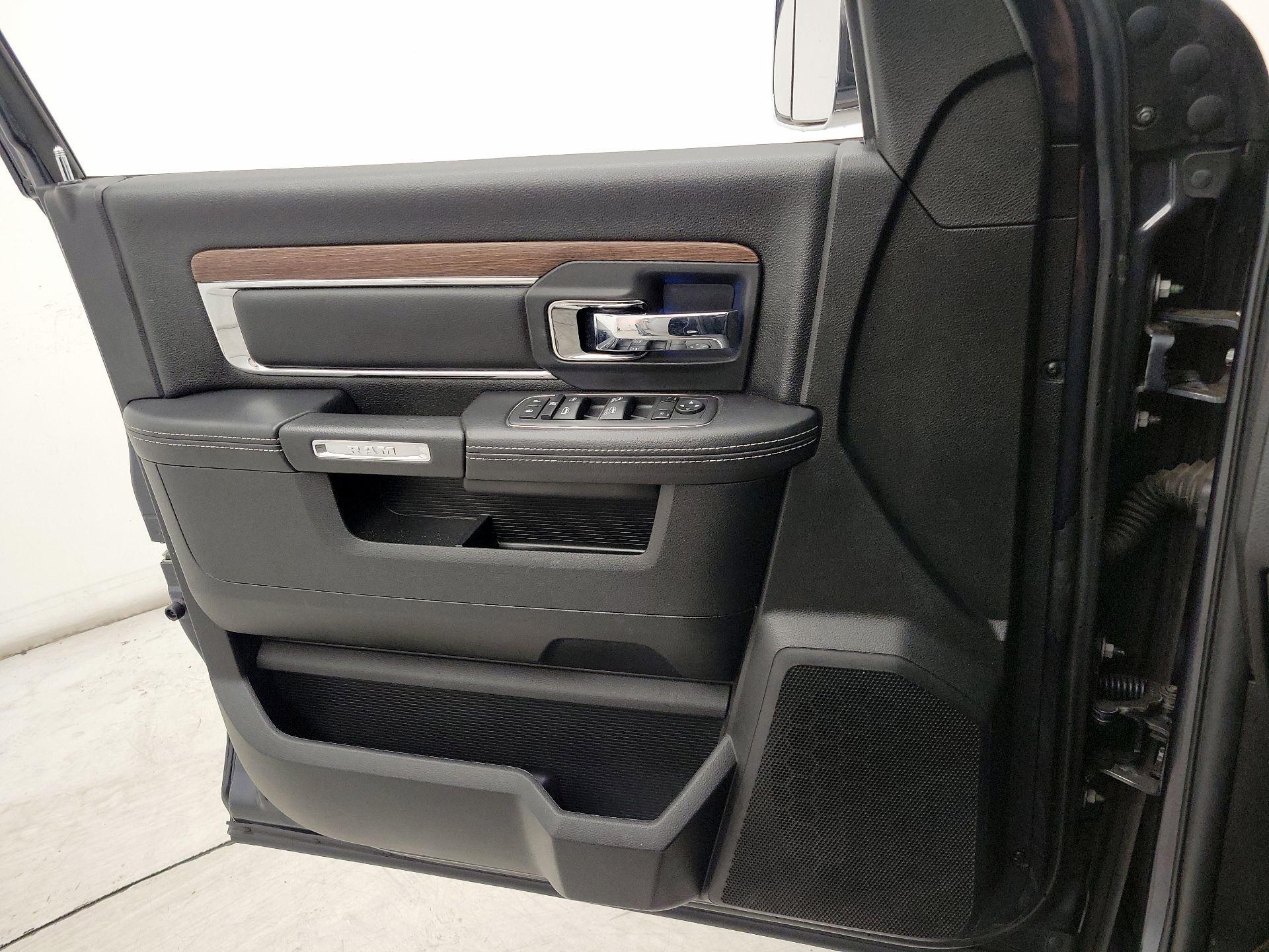 Thumbnail: 2019 RAM 1500 Classic - 12
