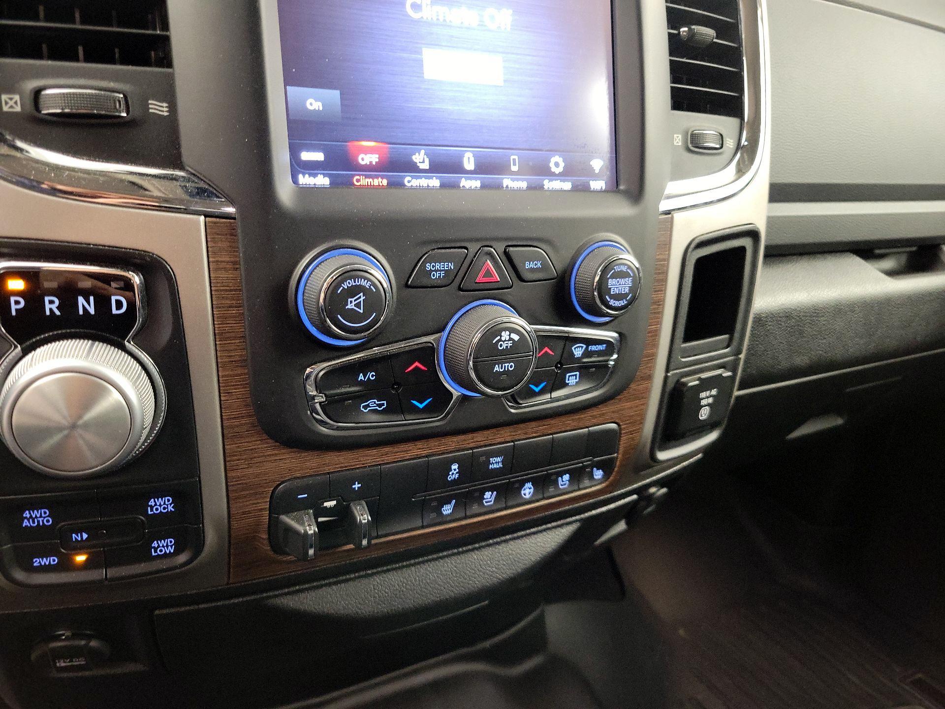 Thumbnail: 2019 RAM 1500 Classic - 16