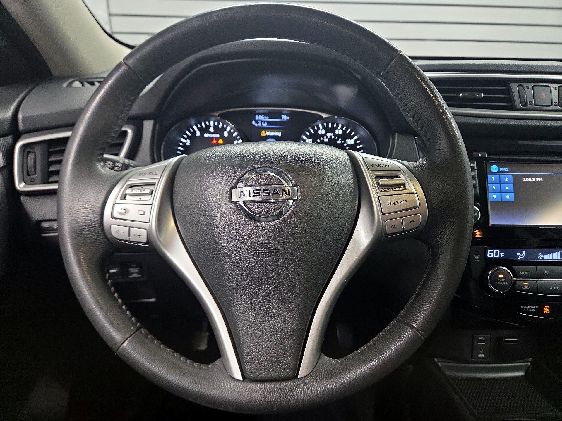 Thumbnail: 2015 Nissan Rogue - 10