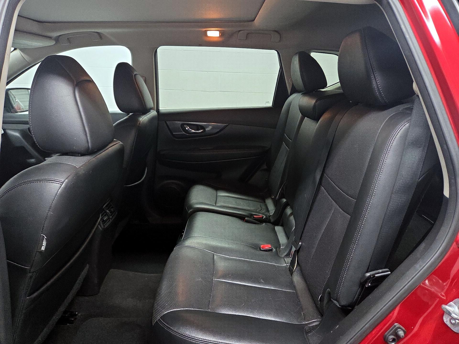 Thumbnail: 2015 Nissan Rogue - 16