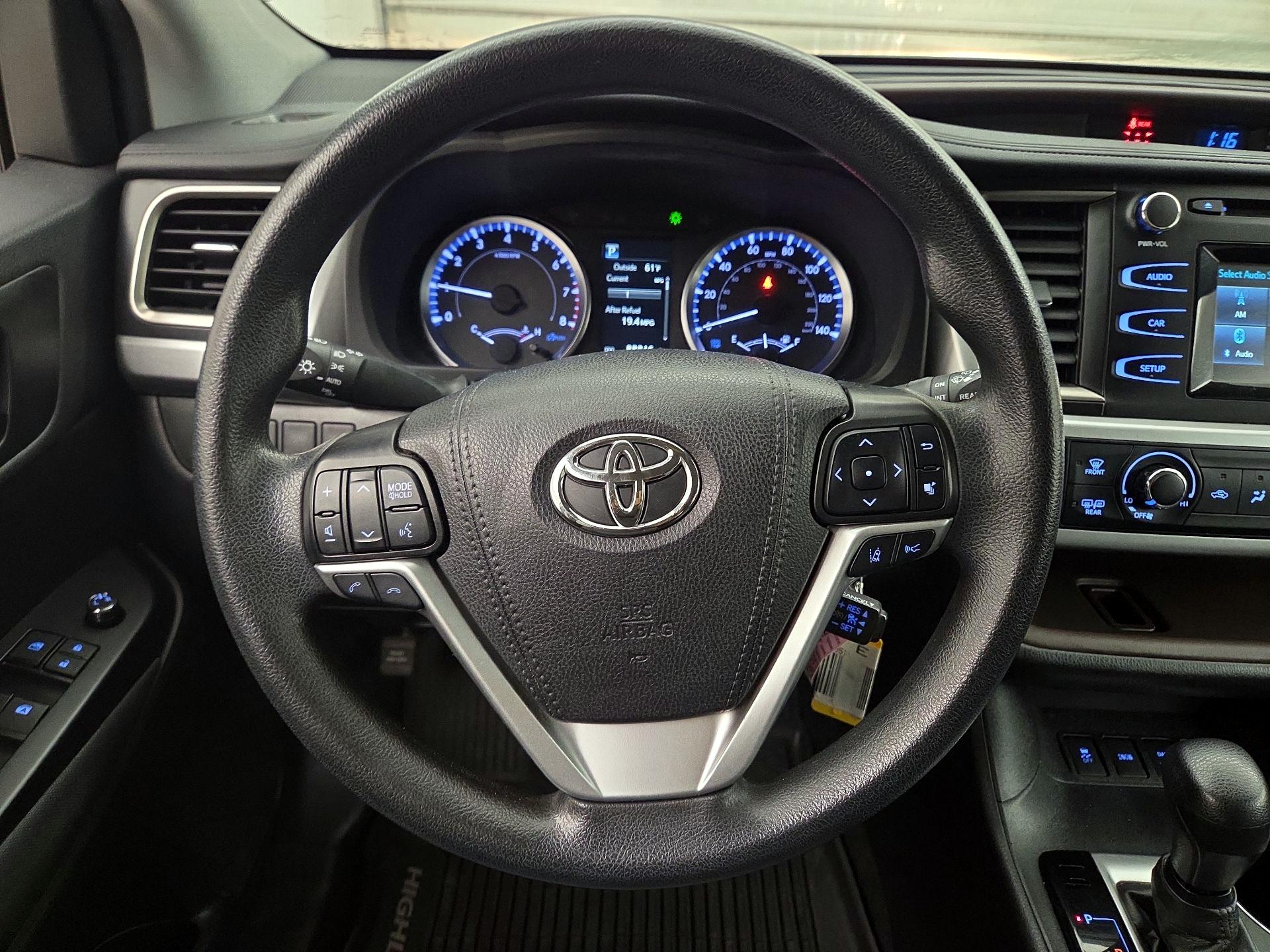 Thumbnail: 2019 Toyota Highlander - 10