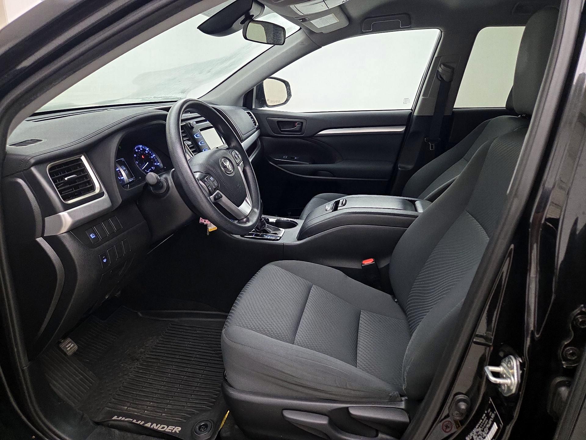 Thumbnail: 2019 Toyota Highlander - 11