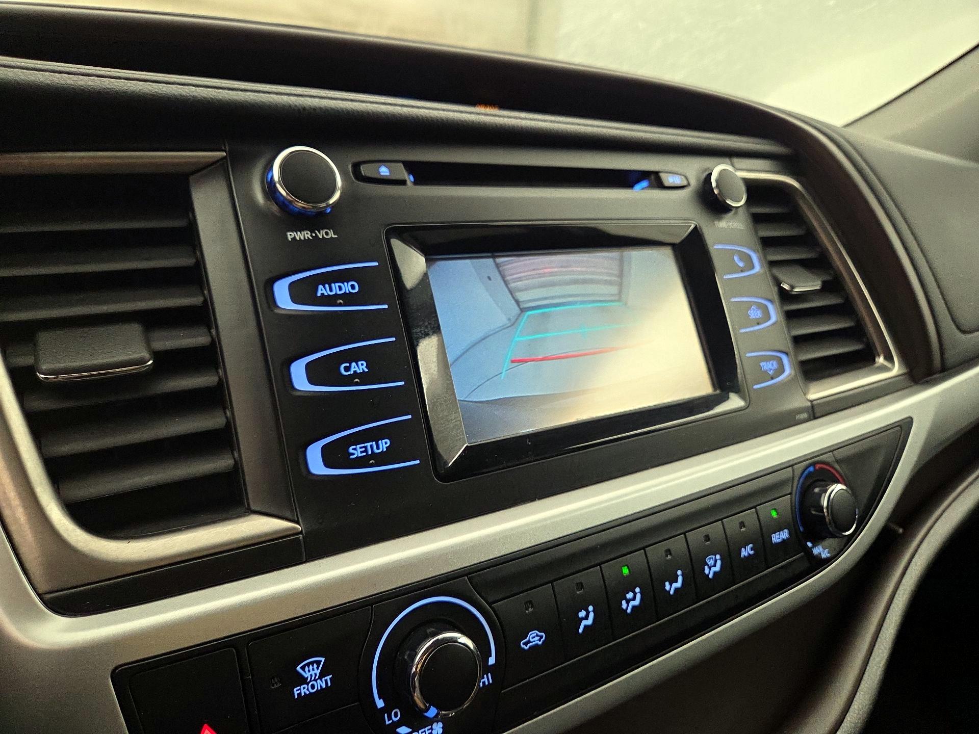 Thumbnail: 2019 Toyota Highlander - 14
