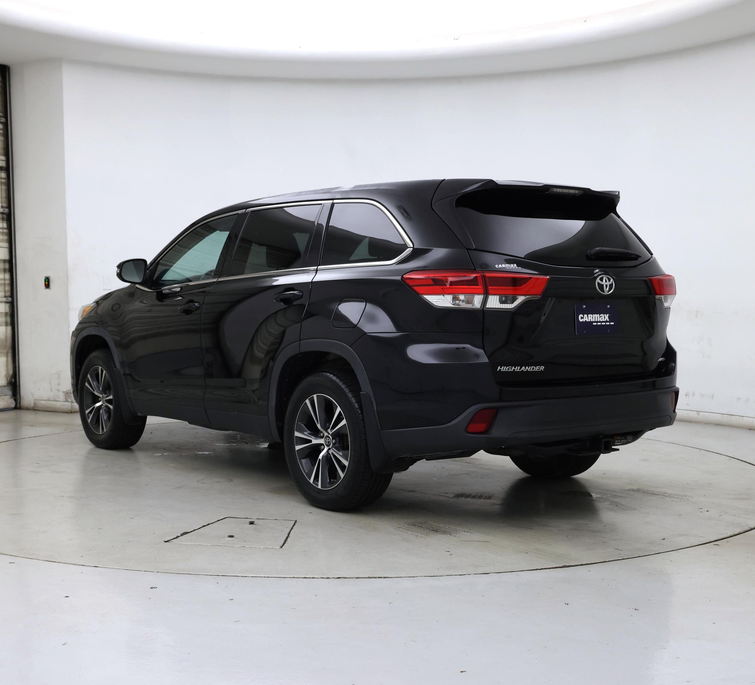 Thumbnail: 2019 Toyota Highlander - 2
