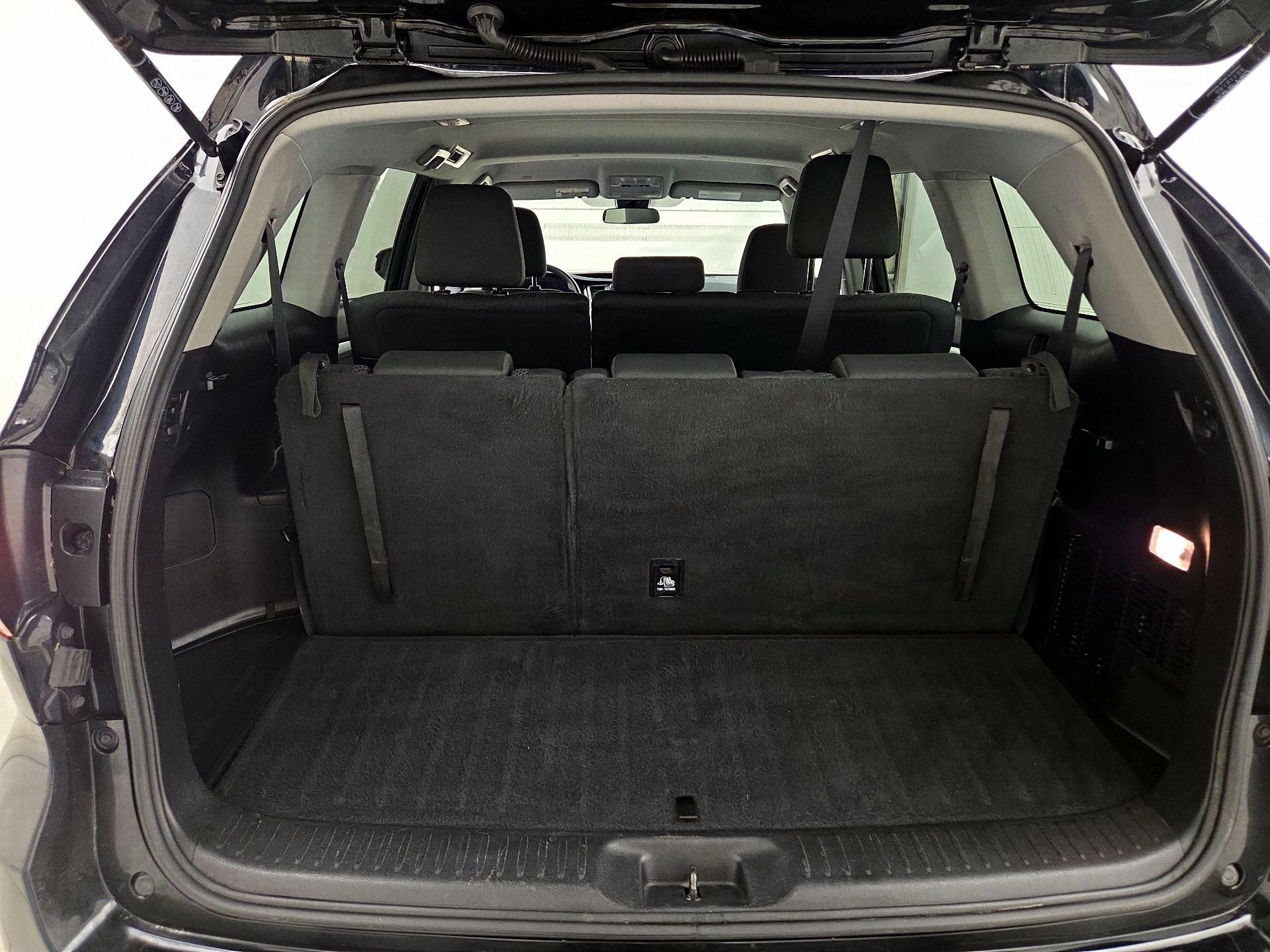 Thumbnail: 2019 Toyota Highlander - 20