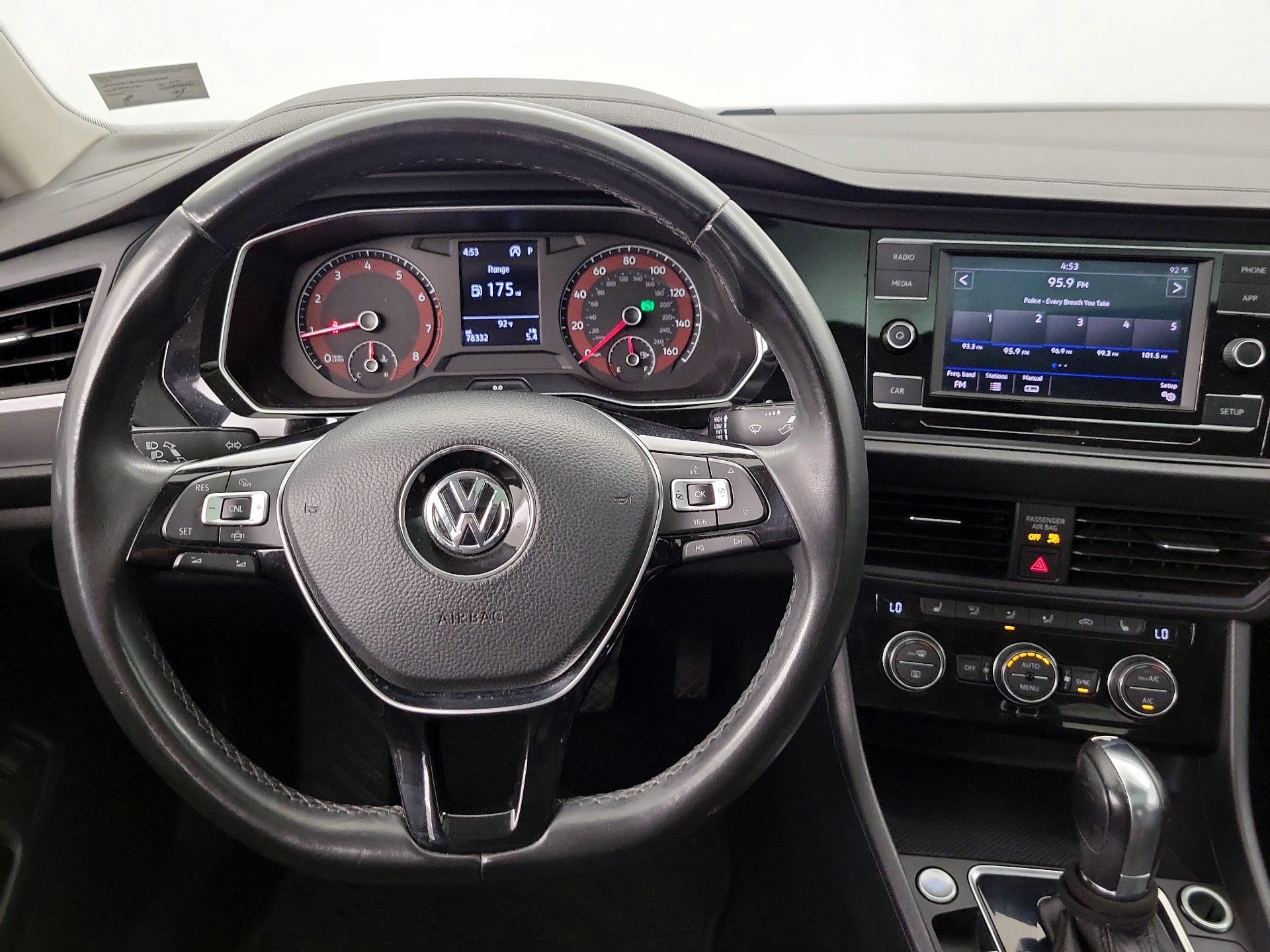 Thumbnail: 2019 Volkswagen Jetta - 10