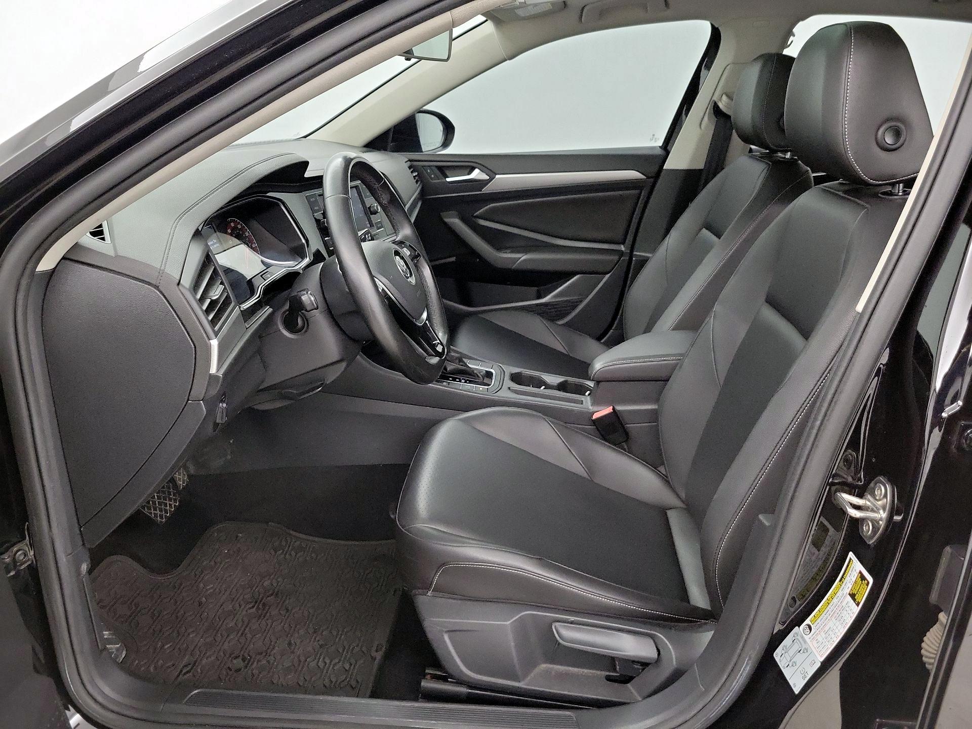 Thumbnail: 2019 Volkswagen Jetta - 11