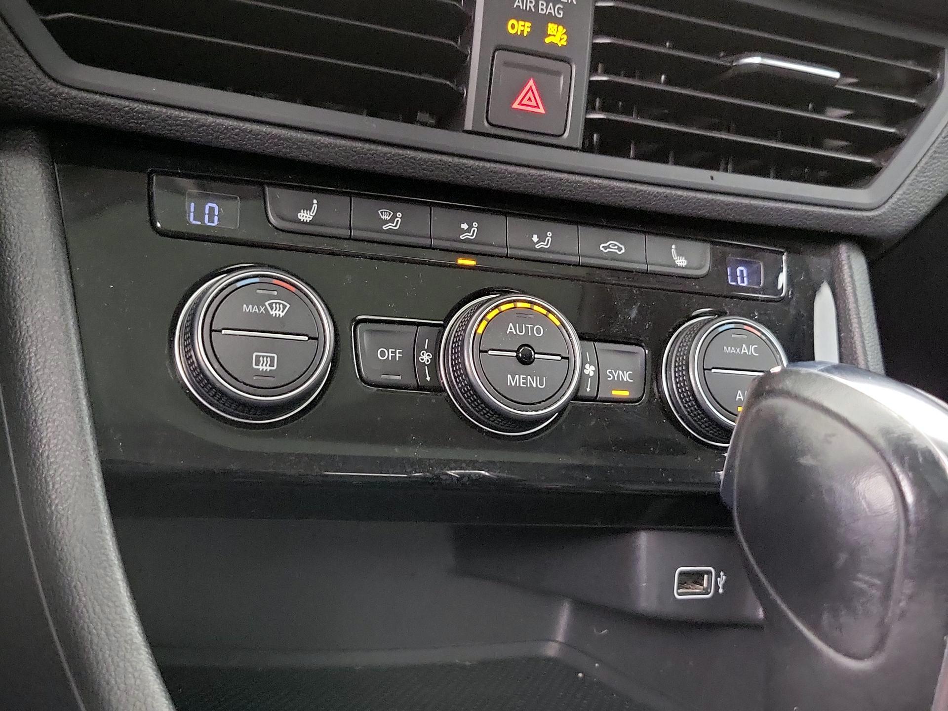 Thumbnail: 2019 Volkswagen Jetta - 16