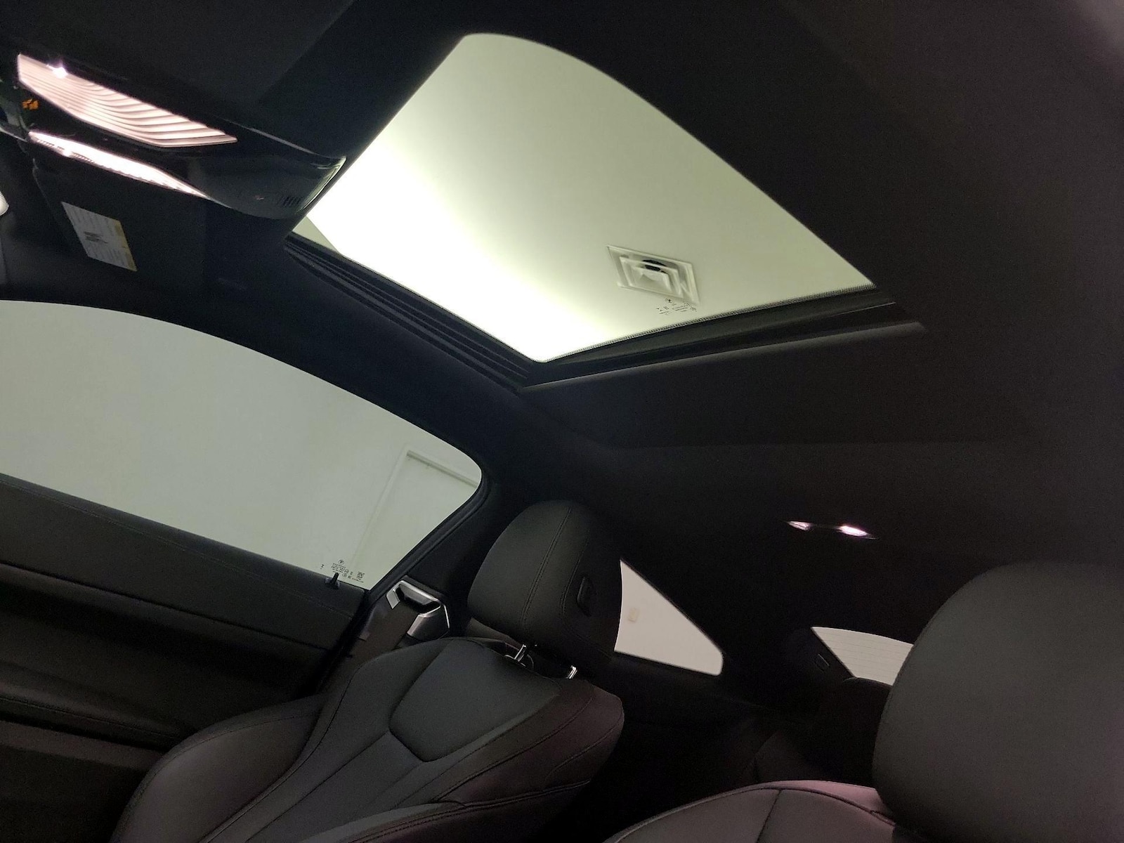Sunroof(s) & Overhead Airbags