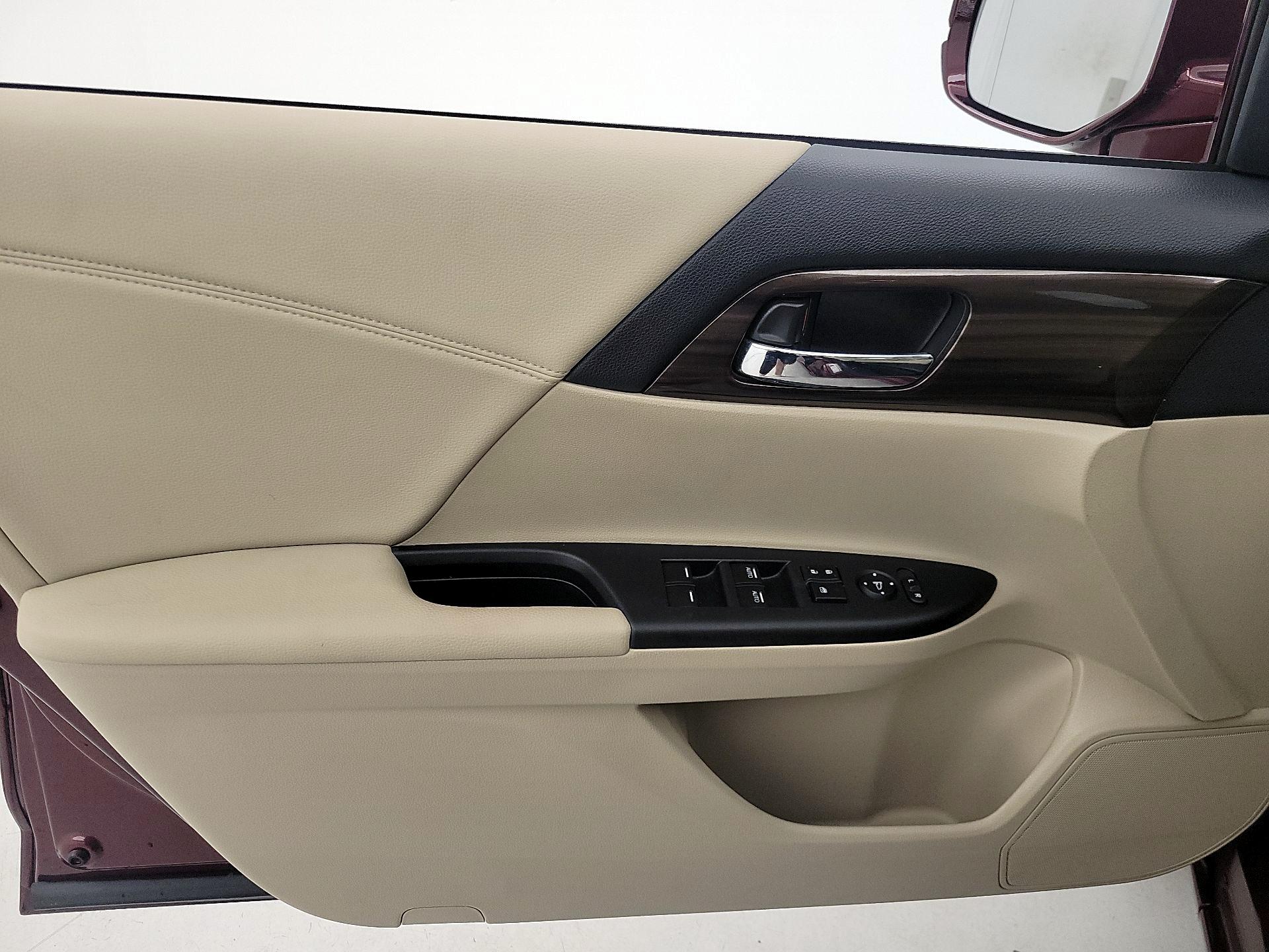 Thumbnail: 2016 Honda Accord - 12
