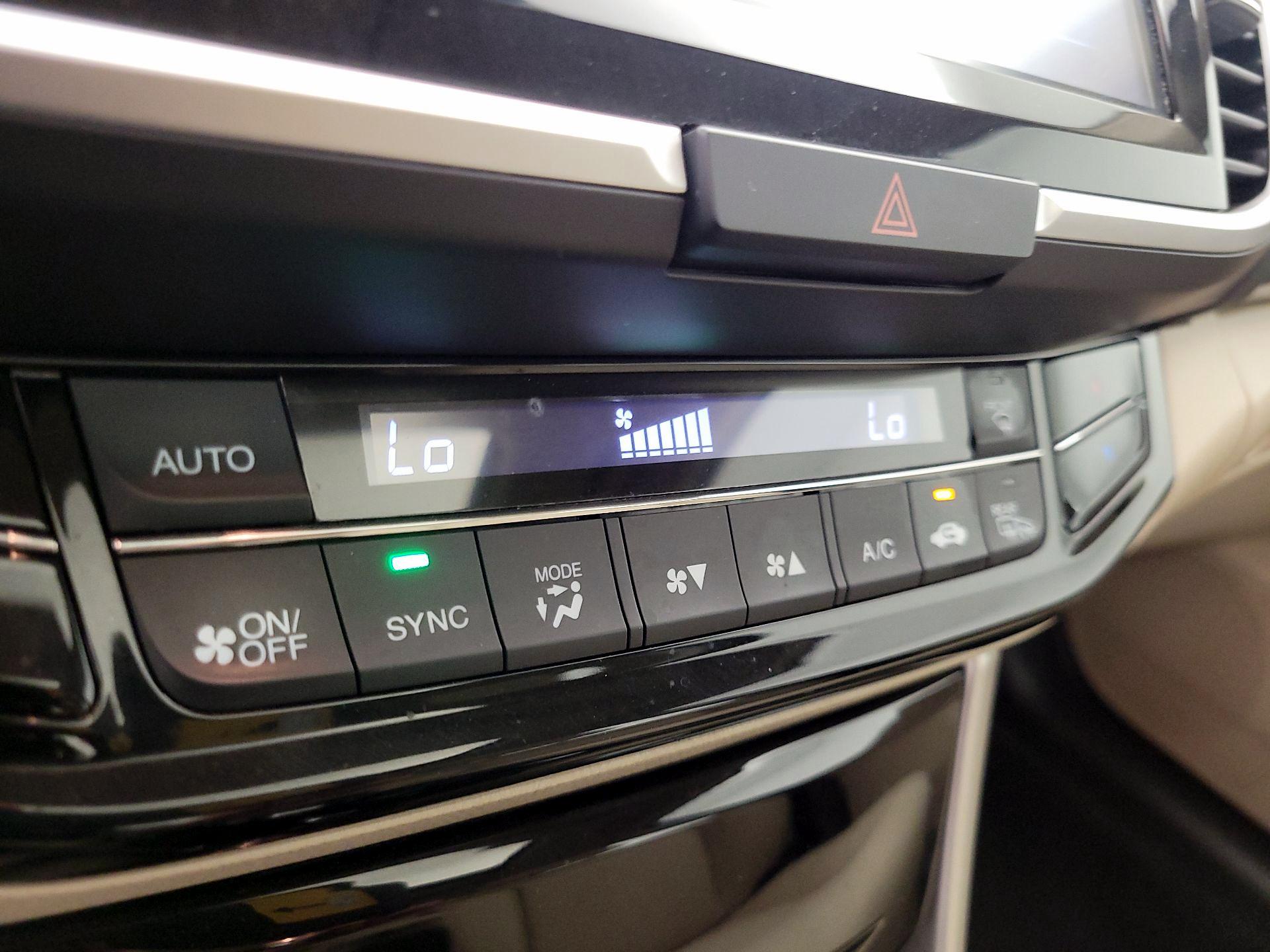 Thumbnail: 2016 Honda Accord - 16