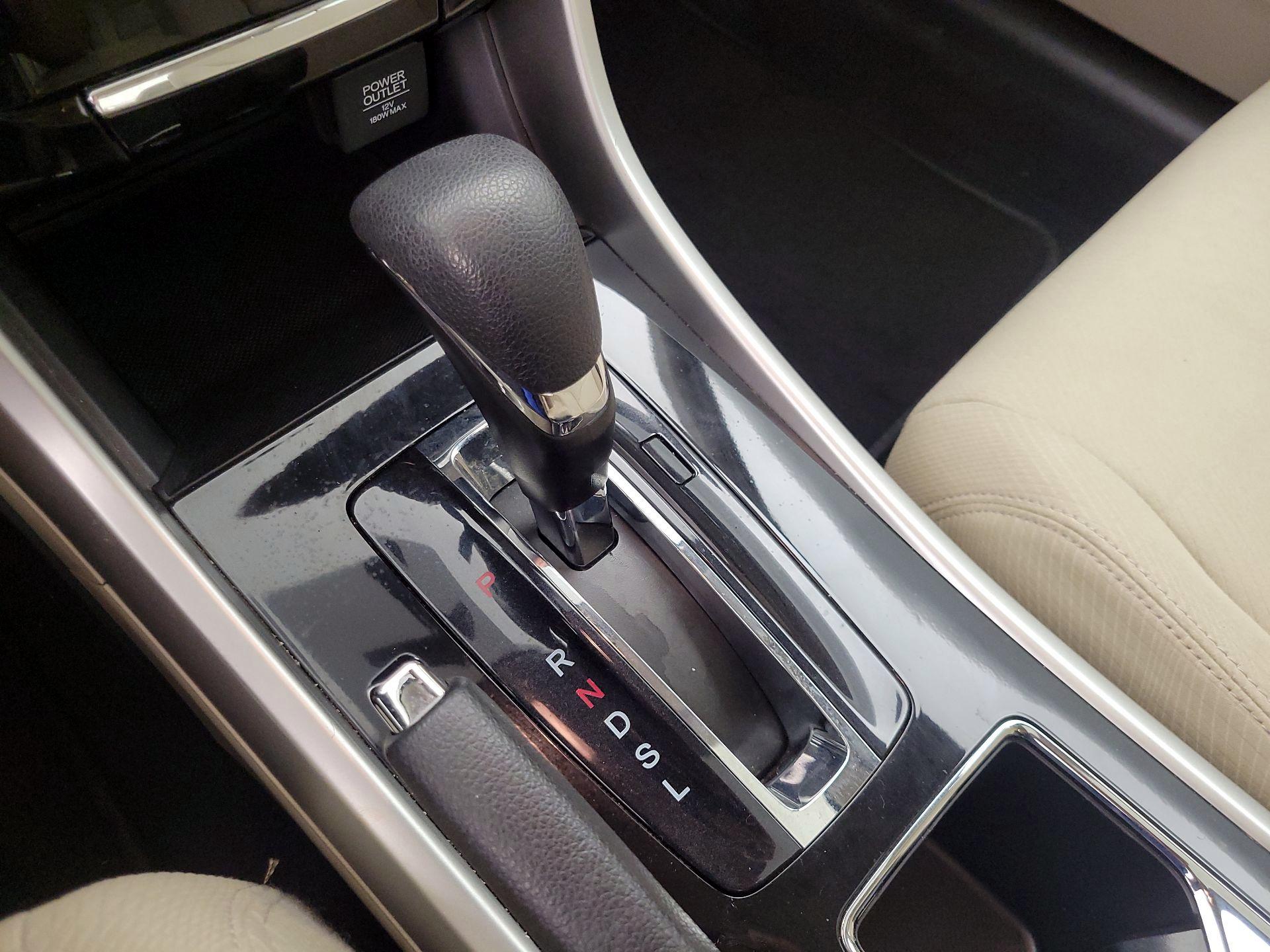 Thumbnail: 2016 Honda Accord - 17