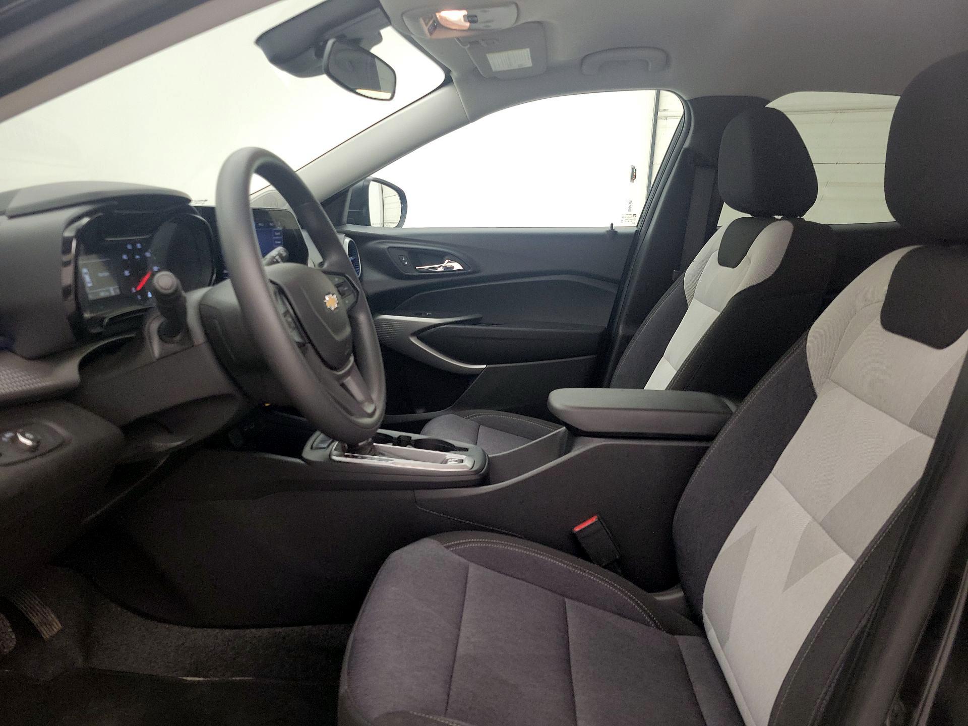 Thumbnail: 2024 Chevrolet Trax - 11