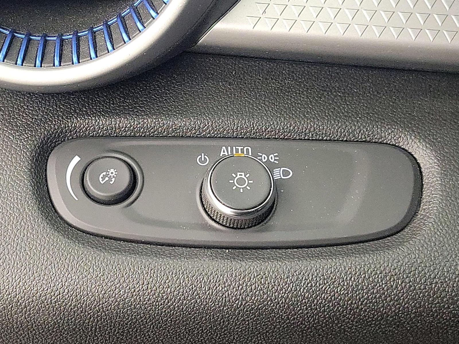 2024 Chevrolet Trax LS - Photo 14