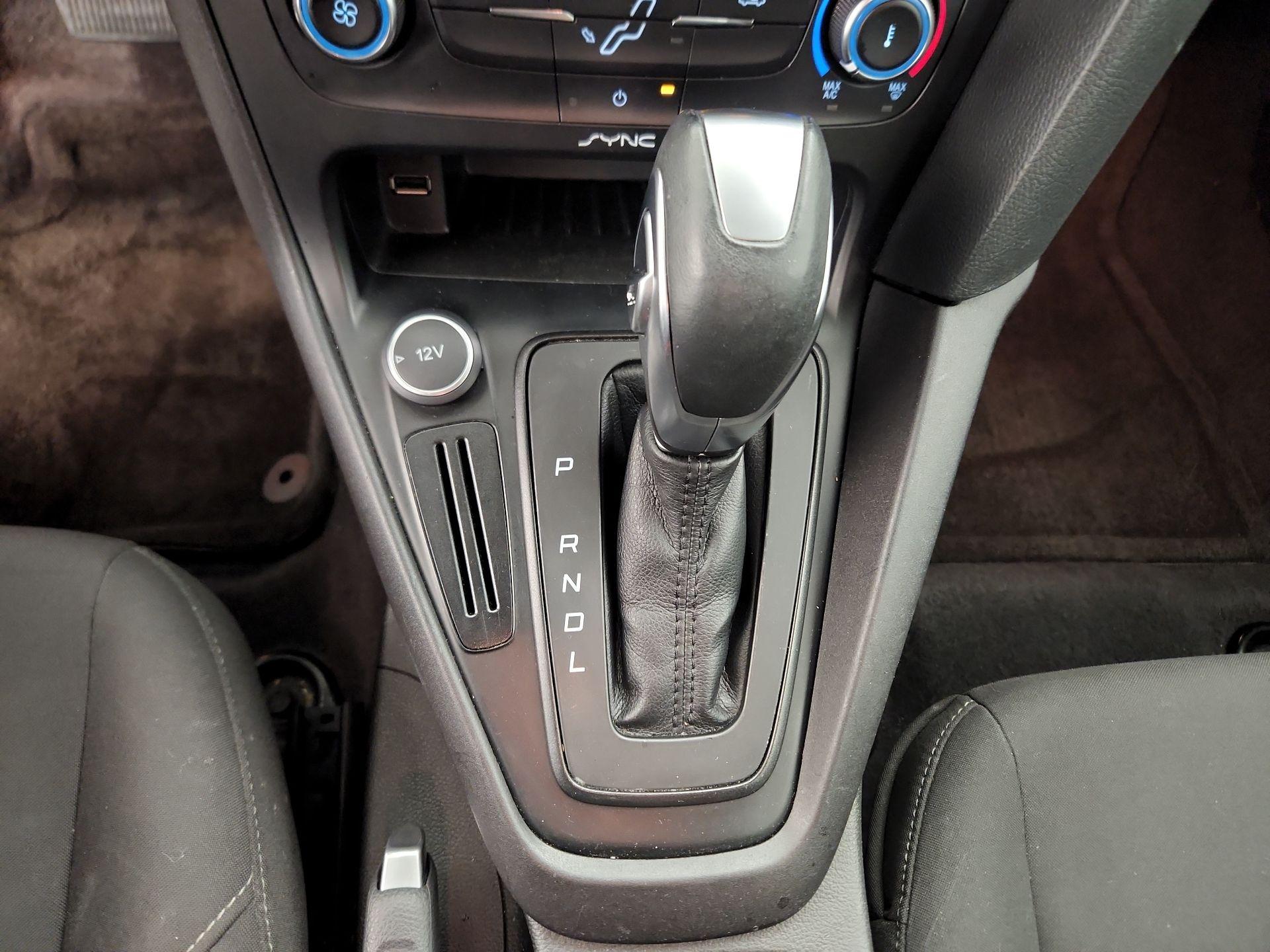 Thumbnail: 2015 Ford Focus - 17