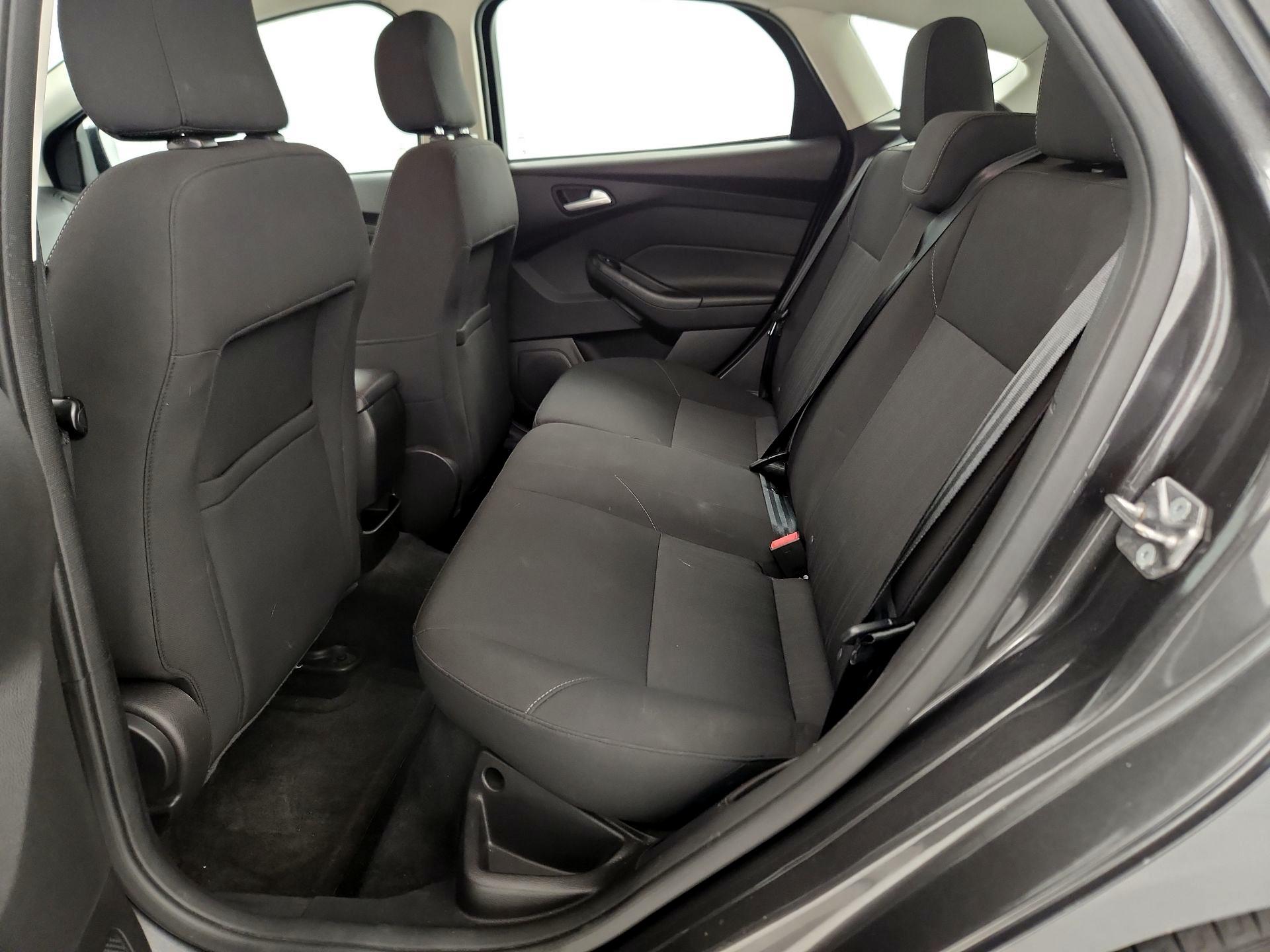 Thumbnail: 2015 Ford Focus - 19