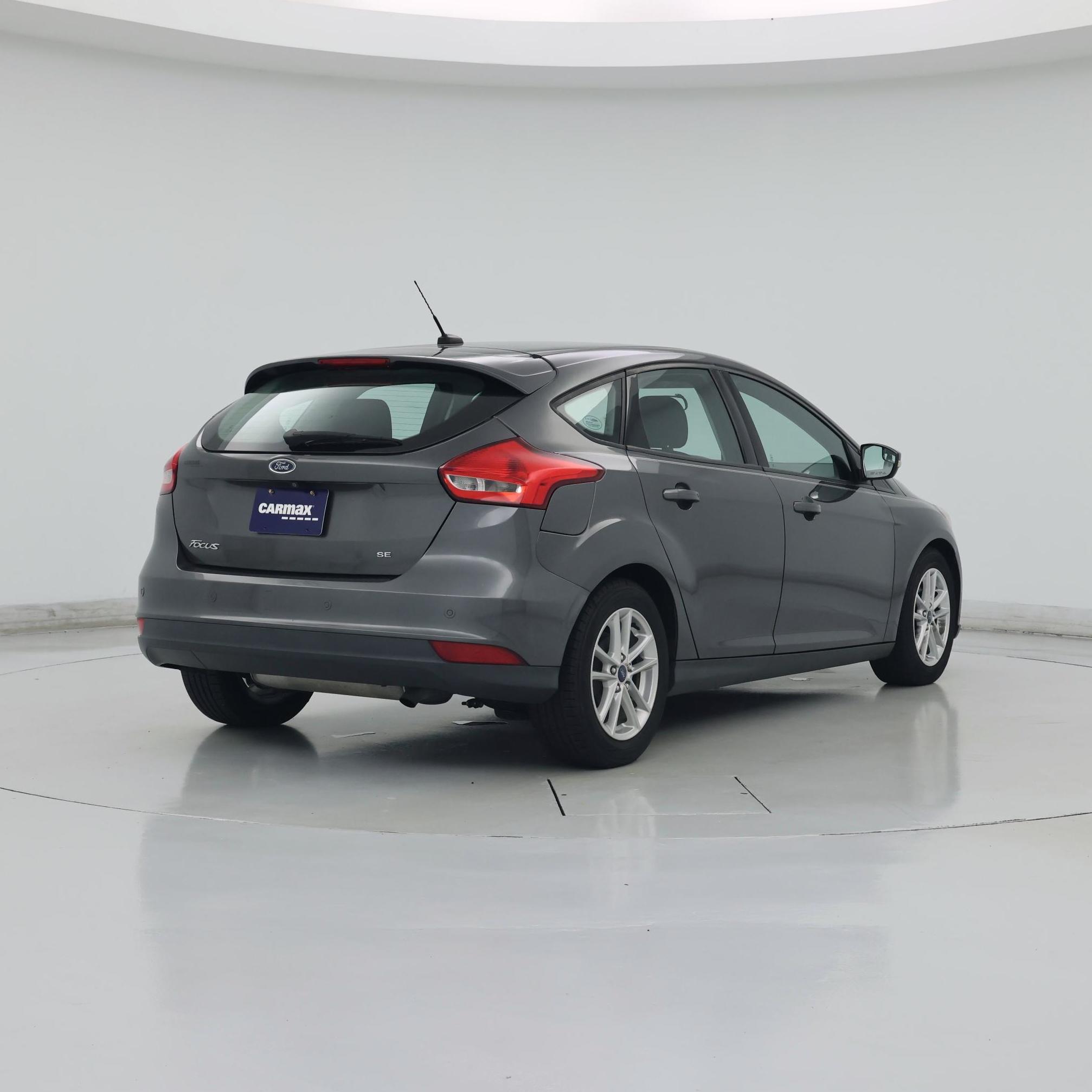 Thumbnail: 2015 Ford Focus - 8