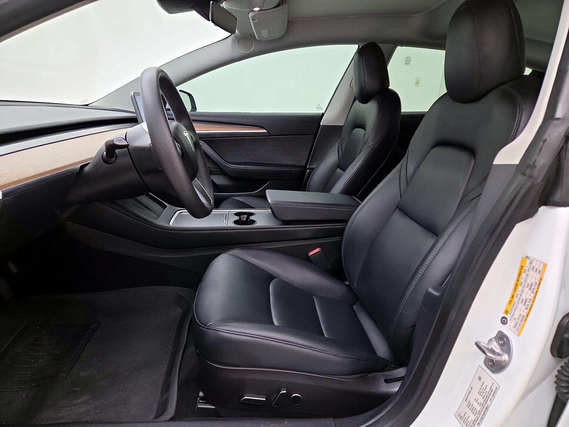 Thumbnail: 2023 Tesla Model 3 - 11