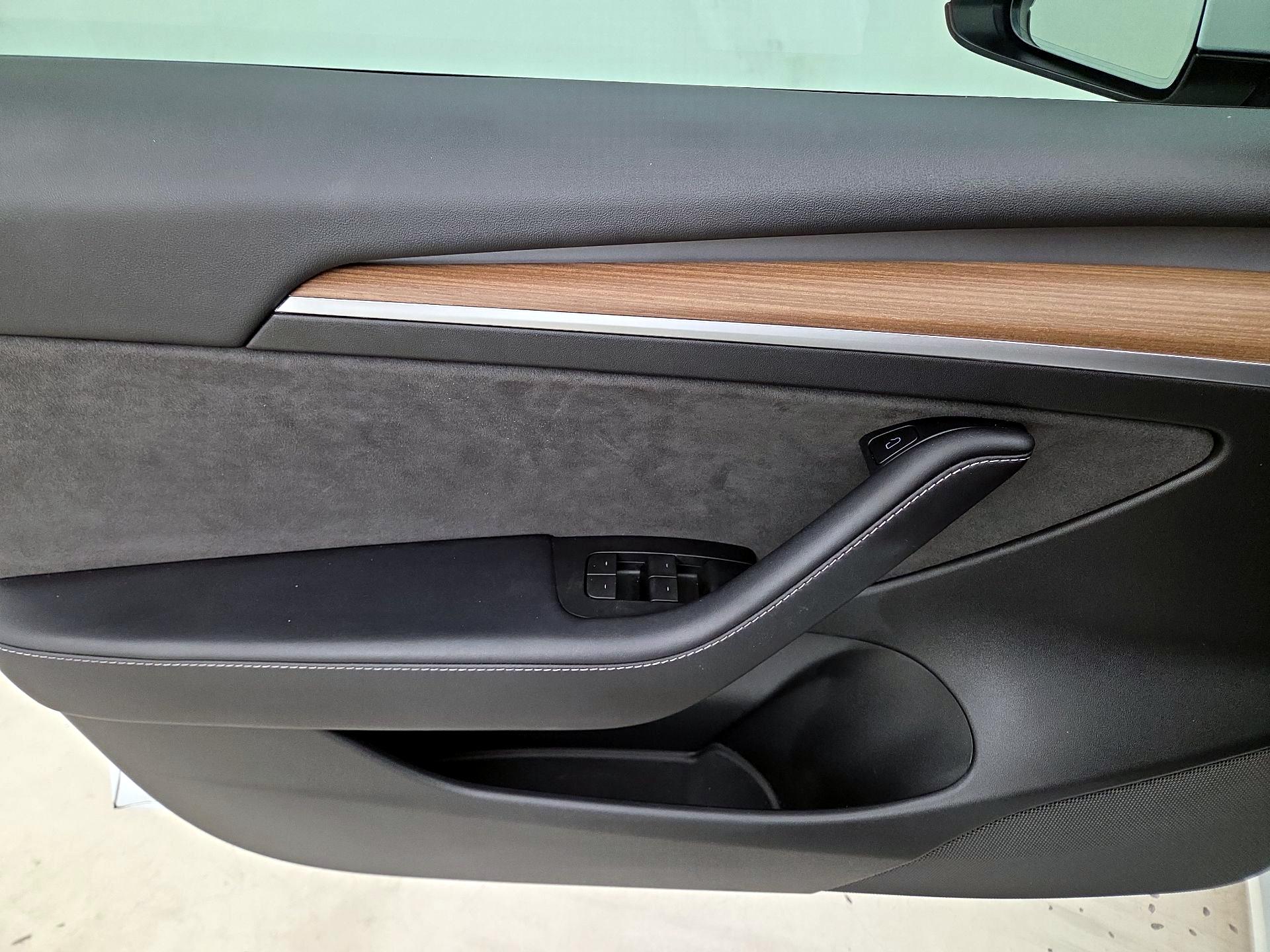 Thumbnail: 2023 Tesla Model 3 - 12