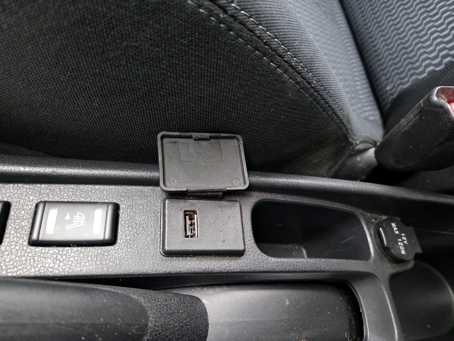Thumbnail: 2014 Nissan Versa Note - 18